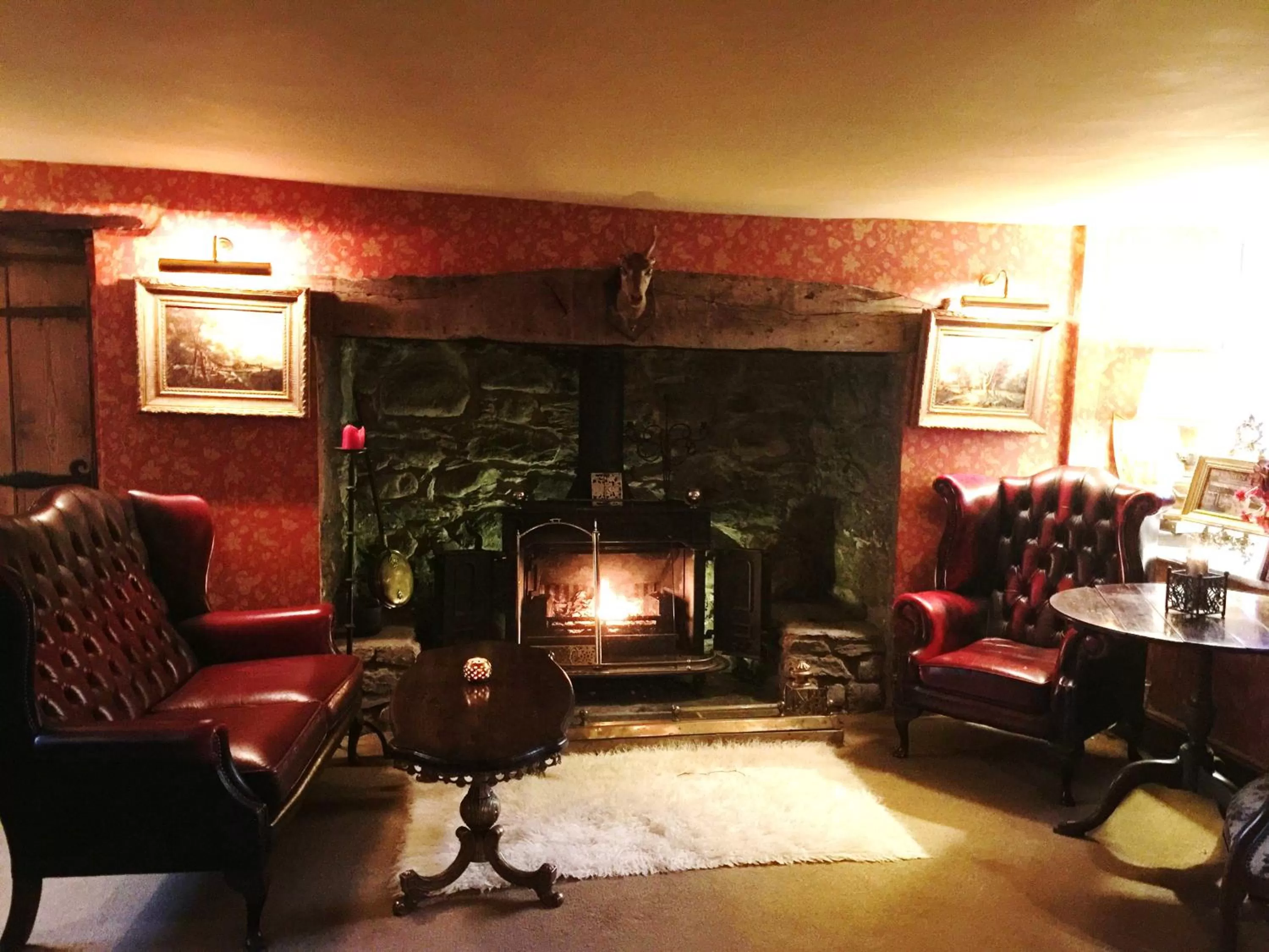 Lounge or bar in Glyn Isa Country House luxury self catering accommodation