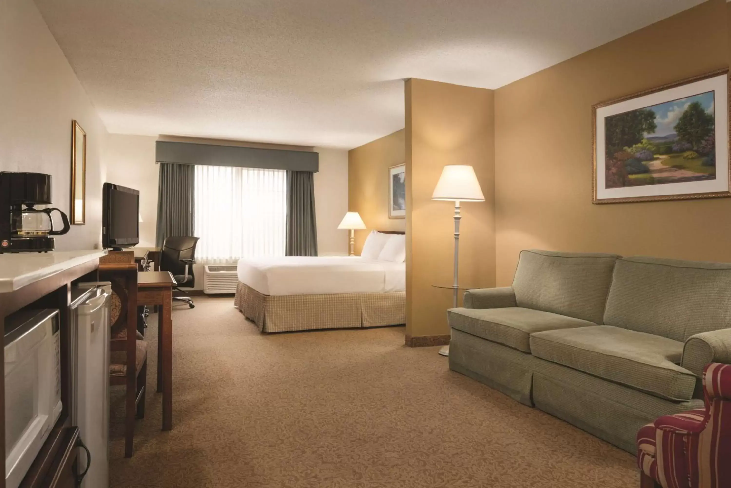 Photo of the whole room in Country Inn & Suites by Radisson, Mankato Hotel and Conference Center, MN