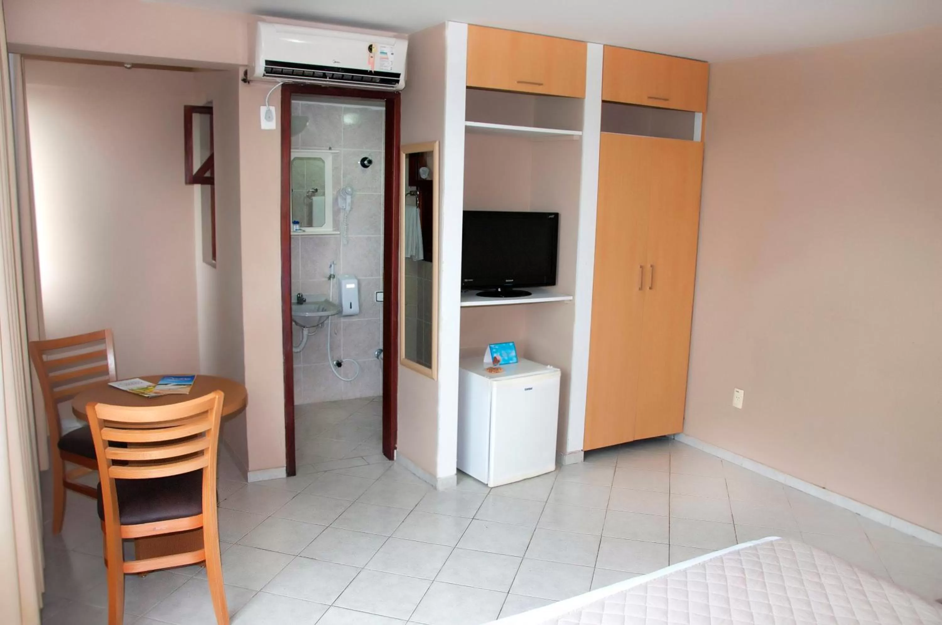 Communal lounge/ TV room in Rede Andrade Bello Mare