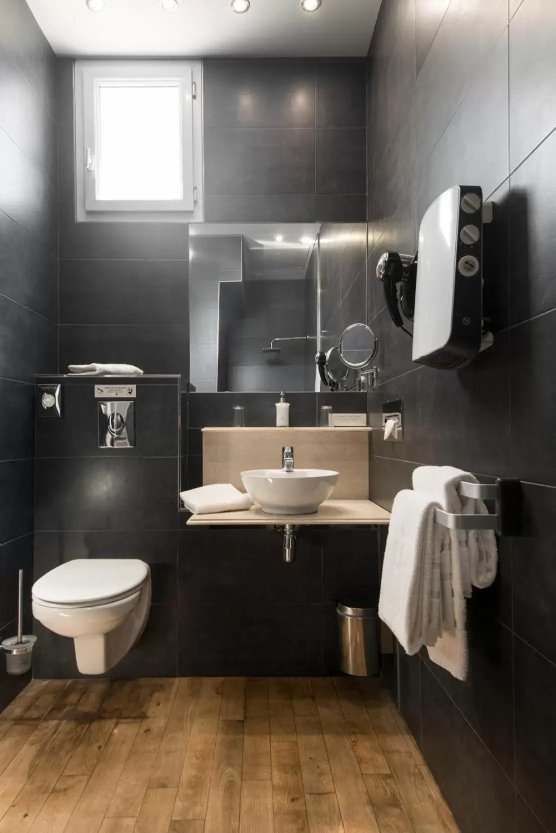 Bathroom in Hôtel Restaurant & Spa Plaisir