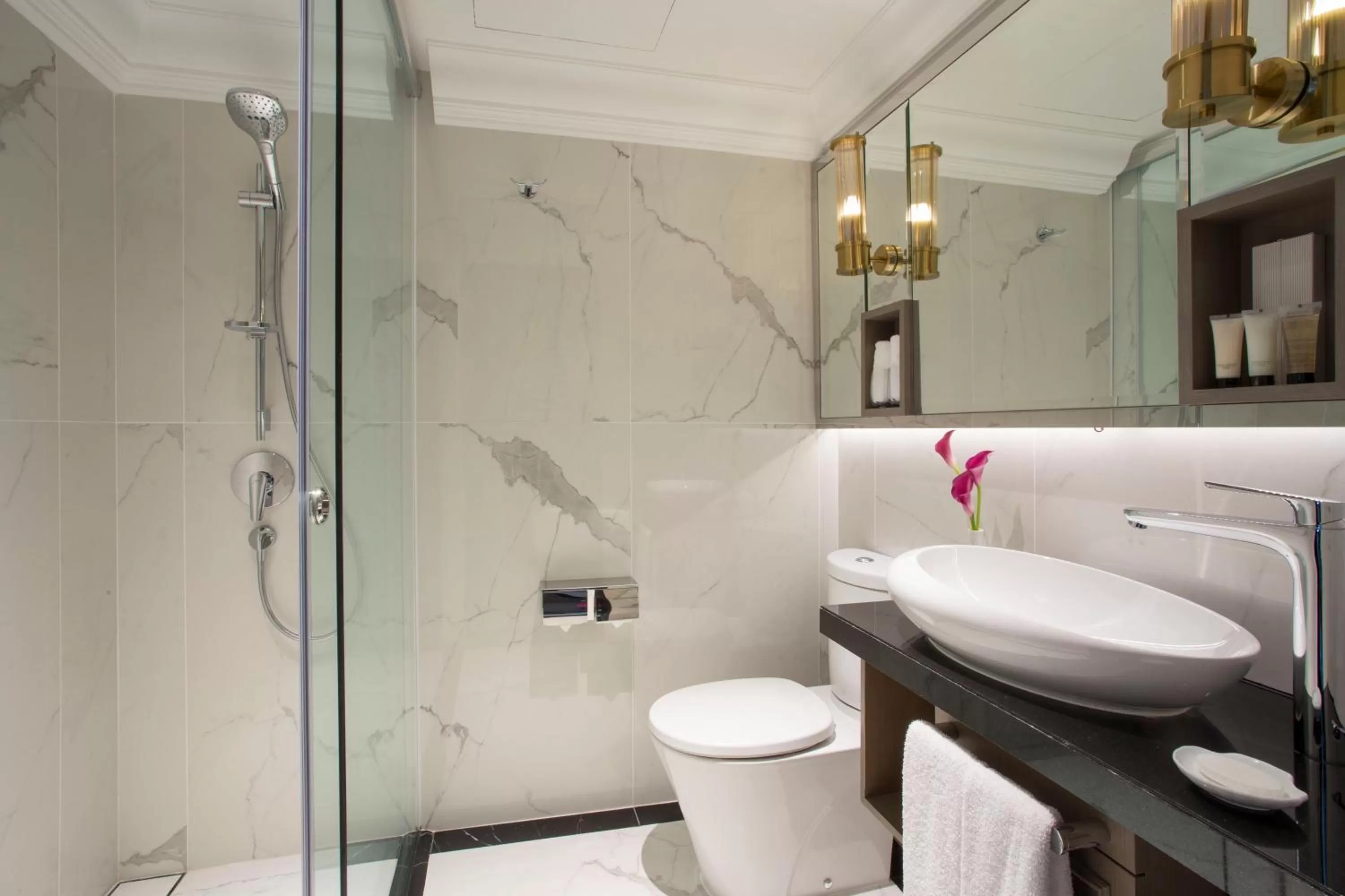 Shower in Orchard Hotel Singapore