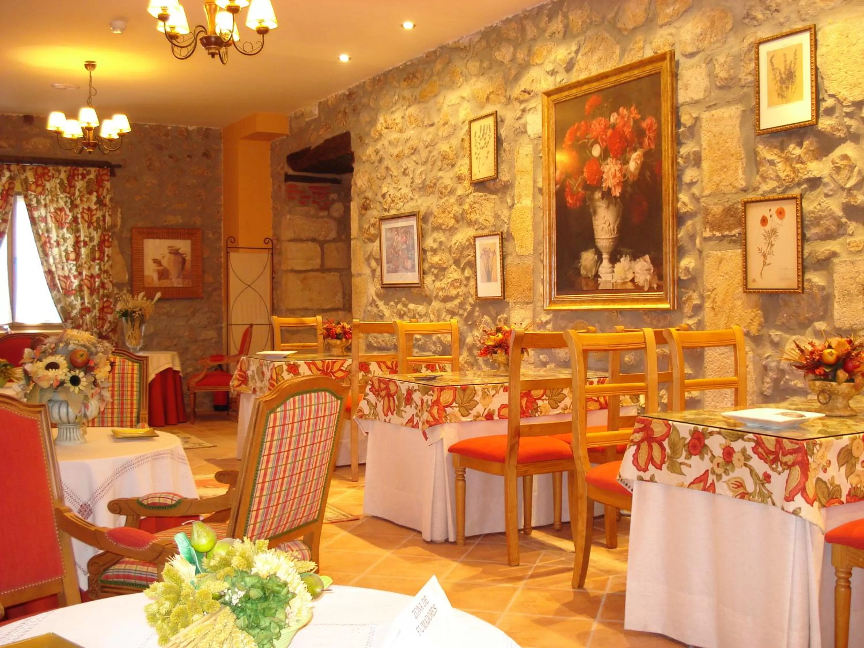 Restaurant/places to eat in Hotel Palacio Garcia Quijano