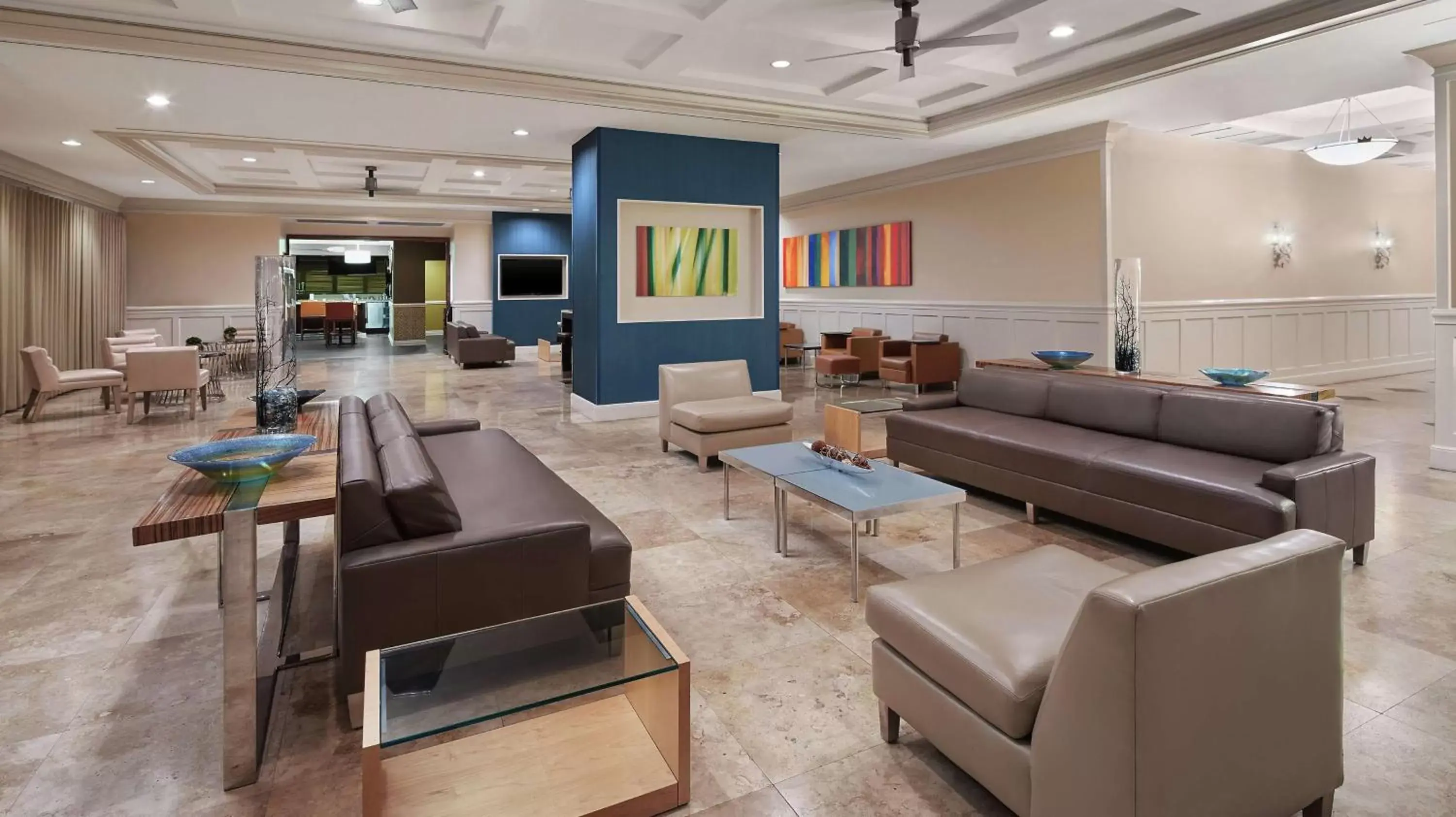 Lobby or reception, Seating Area in DoubleTree by Hilton Sunrise - Sawgrass Mills