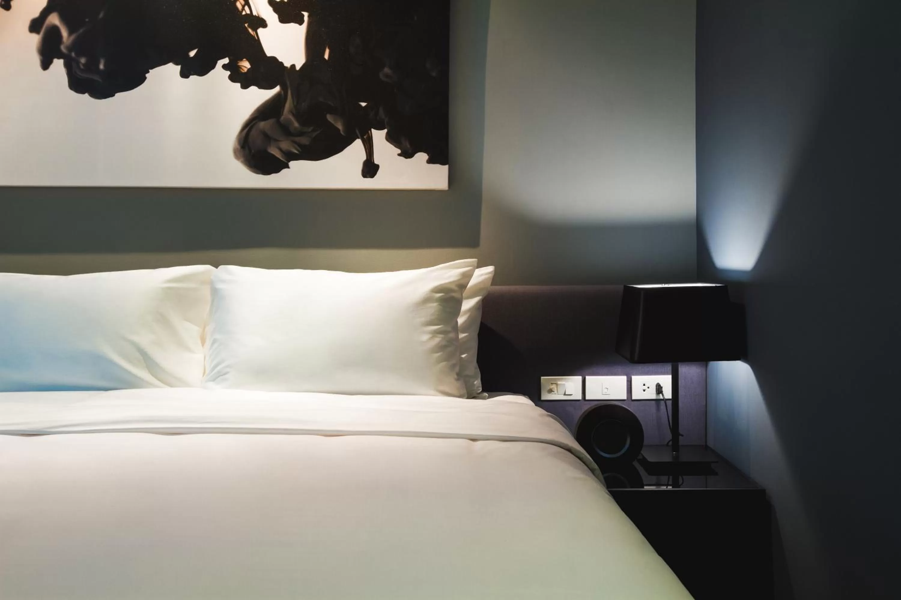 Bedroom, Bed in ZAZZ Urban Bangkok