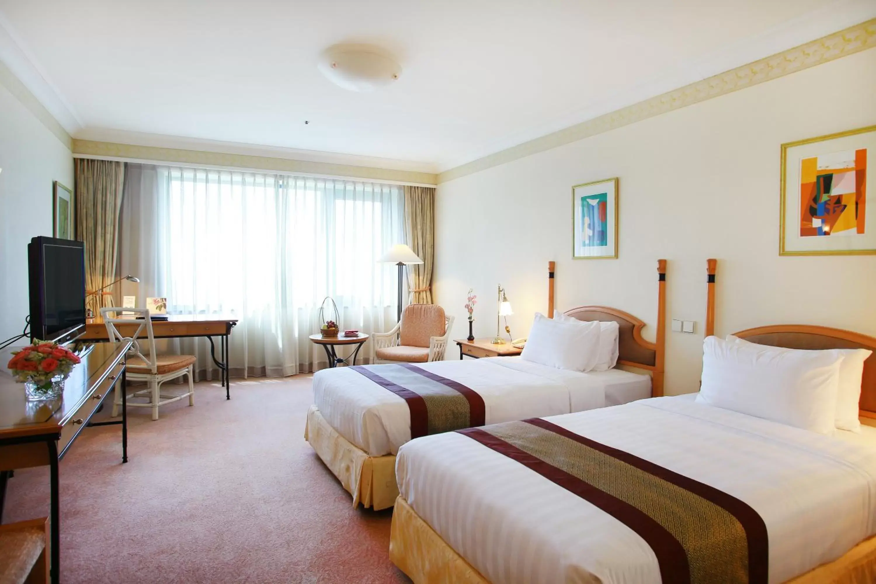 Bed, Room Photo in Hanoi Daewoo Hotel