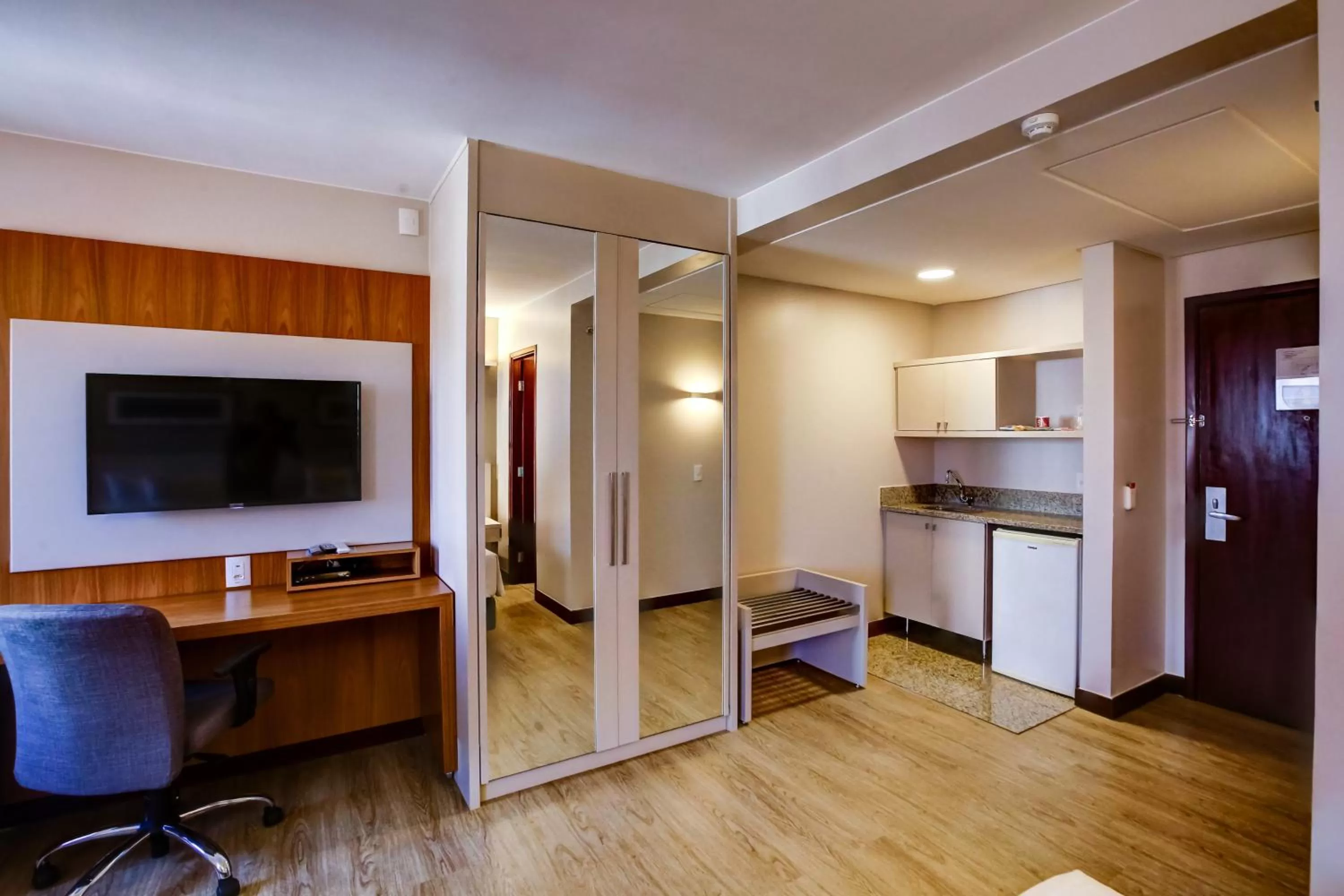 TV and multimedia in Comfort Suites Brasília