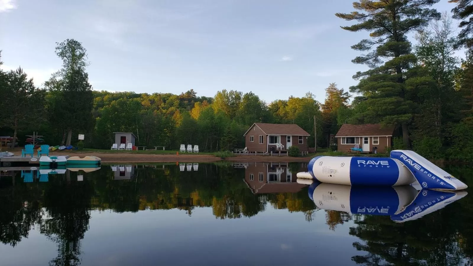 Lake view in Parkway Cottage Resort and Trading Post