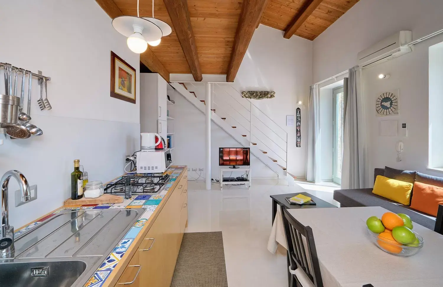 Living room, Kitchen/Kitchenette in Petrantica Resort