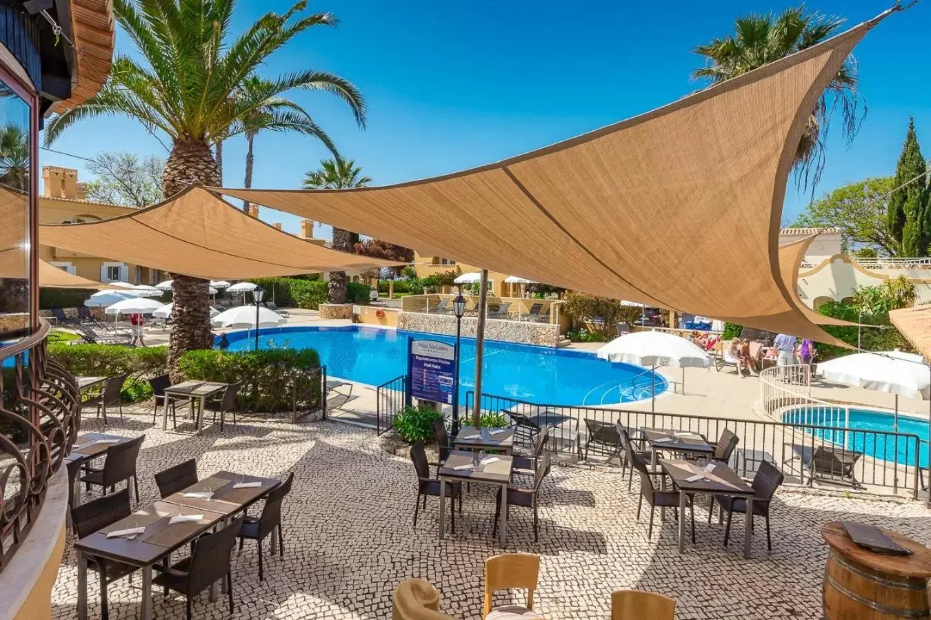 Restaurant/places to eat, Swimming Pool in Pestana Palm Gardens