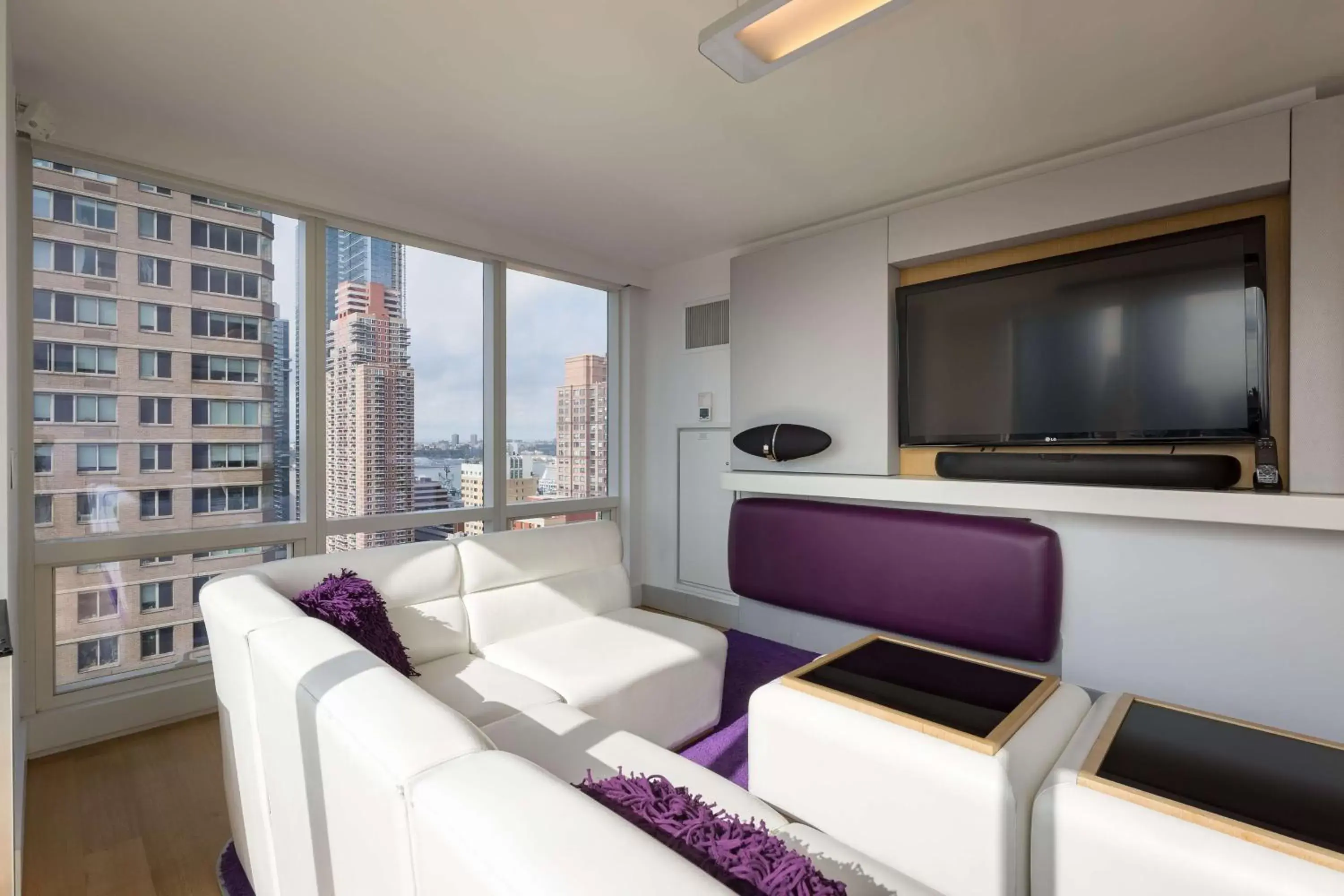 TV and multimedia, TV/Entertainment Center in YOTEL New York Times Square