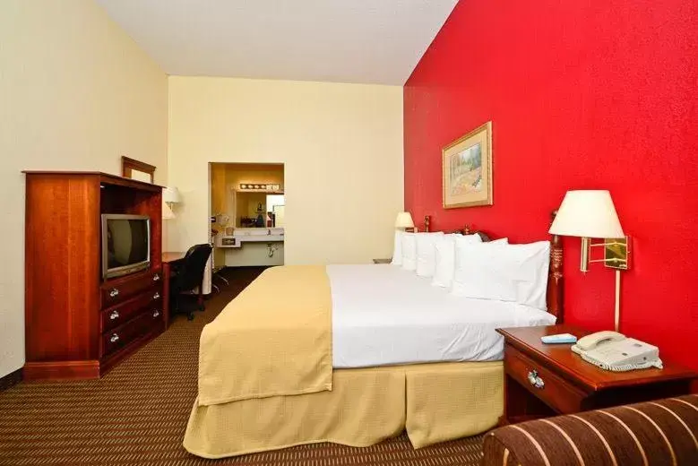Photo of the whole room, Bed in Manchester Heritage Inn & Suites