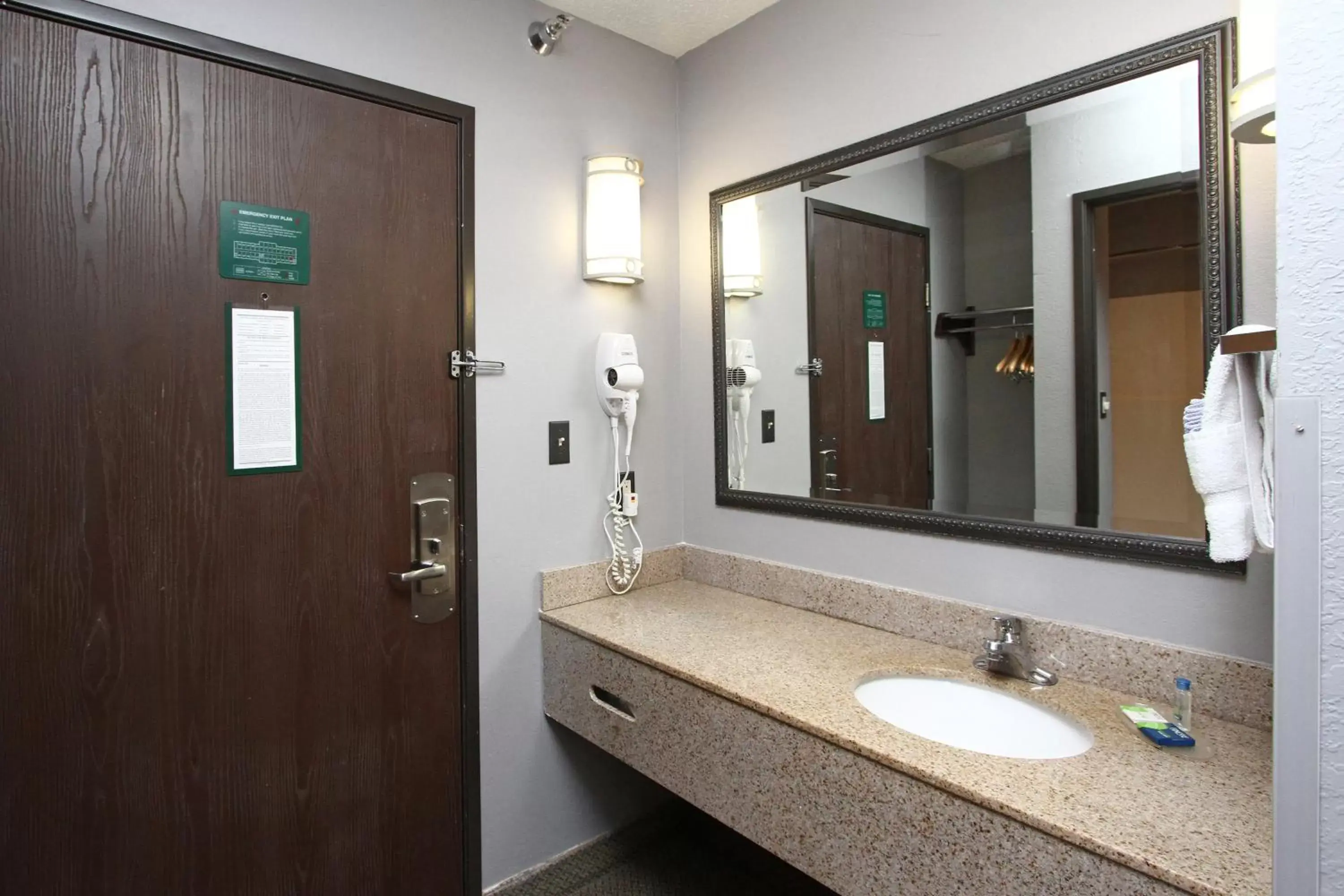 Area and facilities, Bathroom in New Victorian Inn - Sioux City