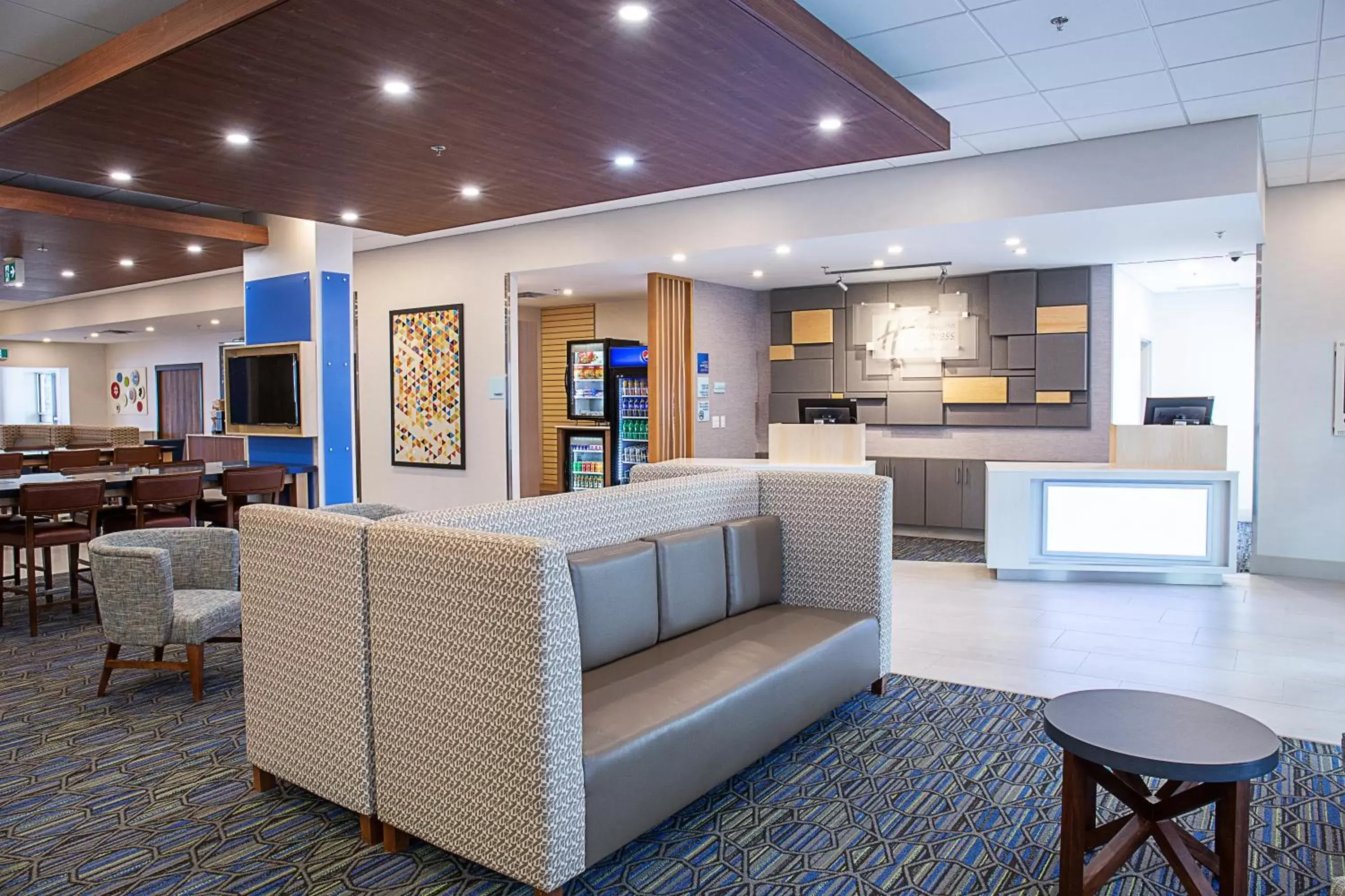 Property building, Lobby/Reception in Holiday Inn Express & Suites - Halifax – Dartmouth