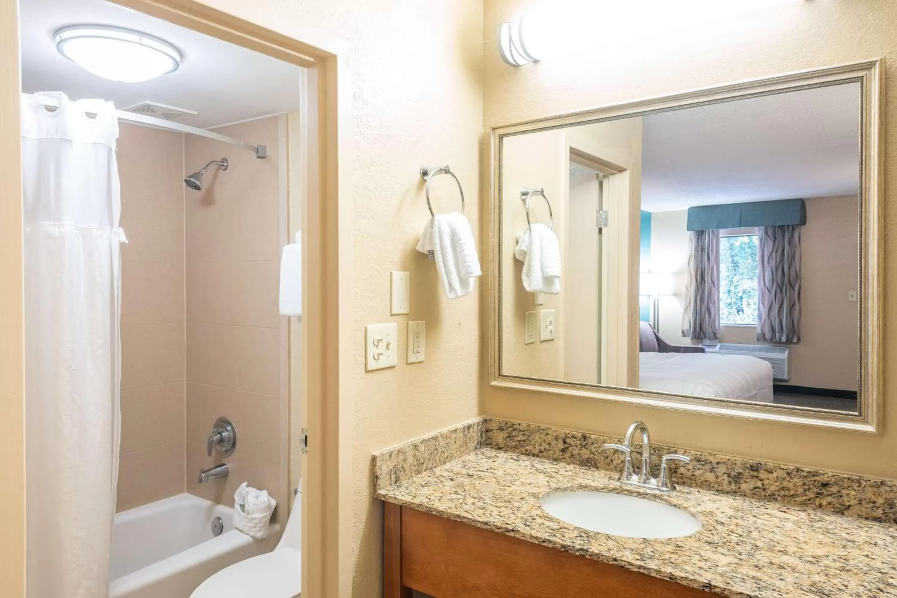 Bathroom in Best Western Charleston Inn