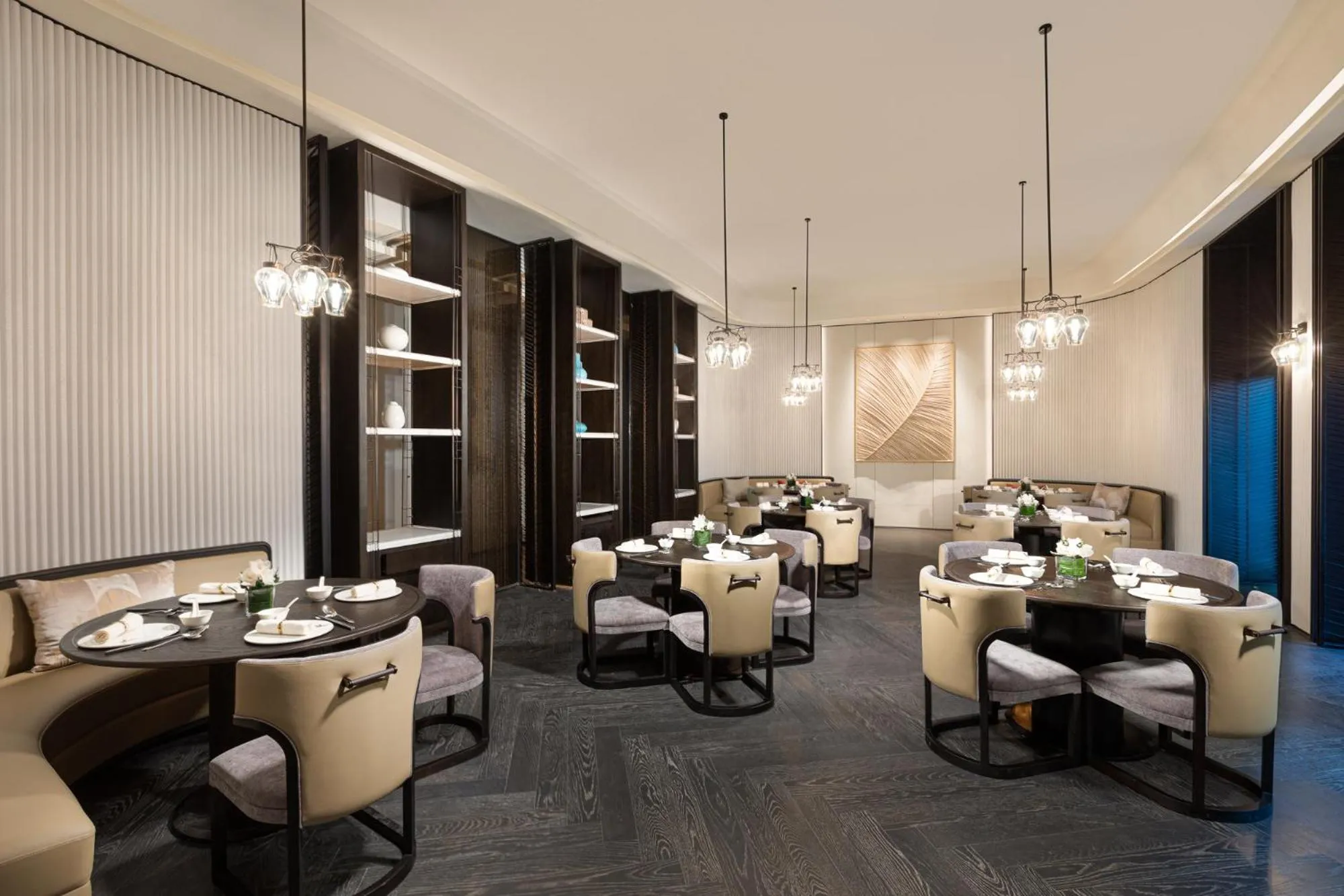 Restaurant/places to eat in HUALUXE Shanghai Changfeng Park - Park Lake View