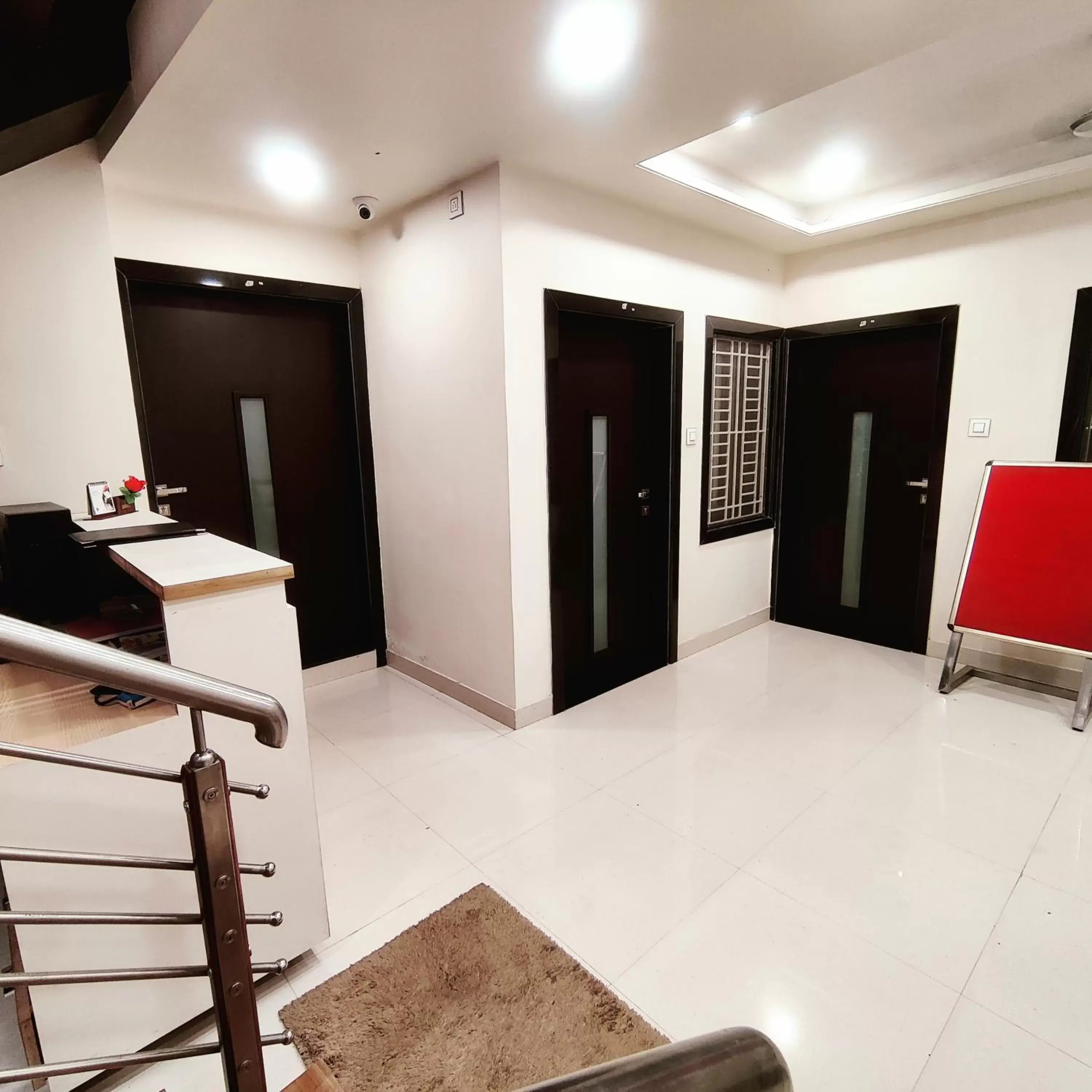 Lobby or reception in Abu Inn, Mount Abu - The Luxury Boutique Stay Lobby or reception in Abu Inn, Mount Abu - The Luxury Boutique Stay