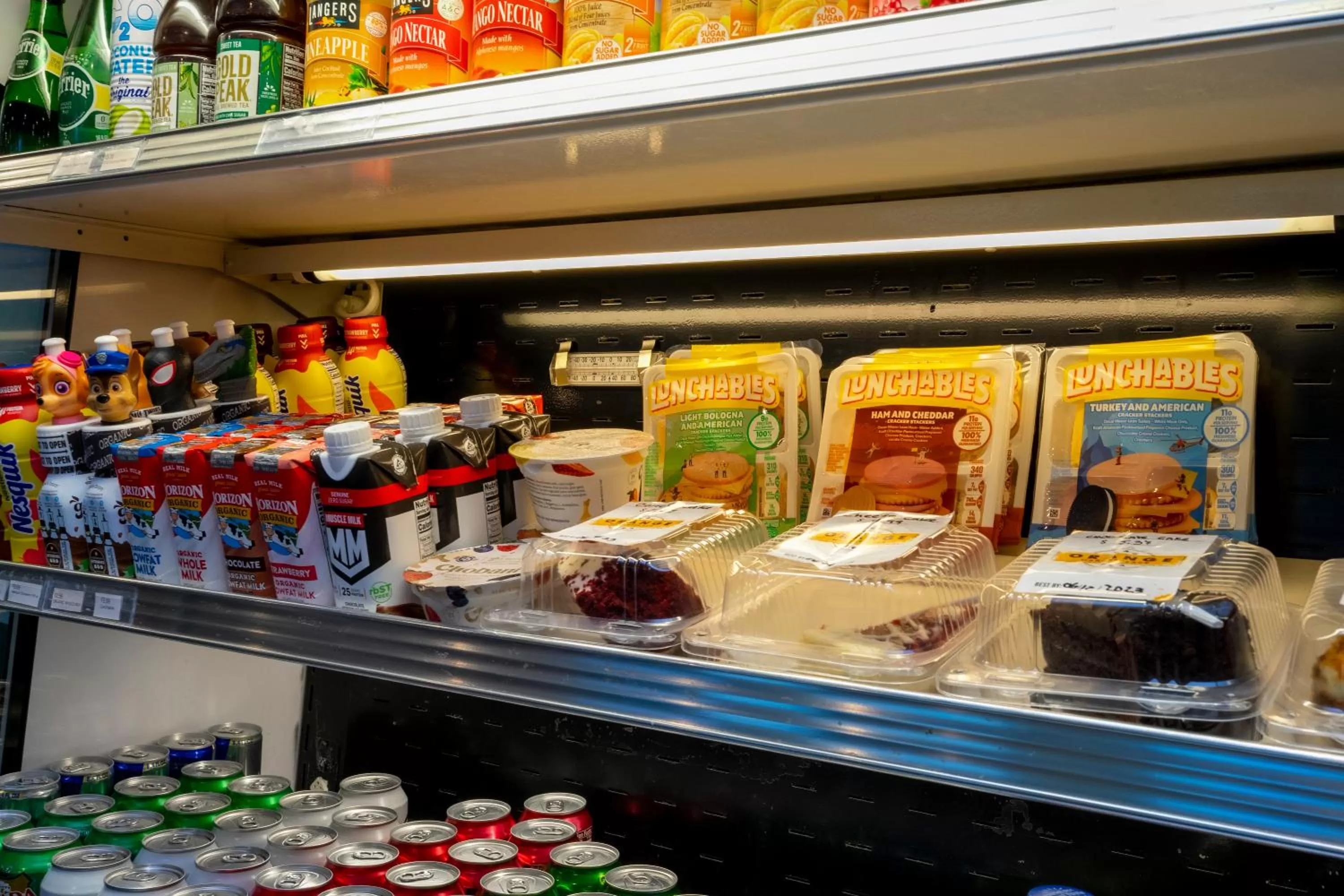 Restaurant/places to eat in SPOT X Hotel Orlando Intl Dr by The Red Collection