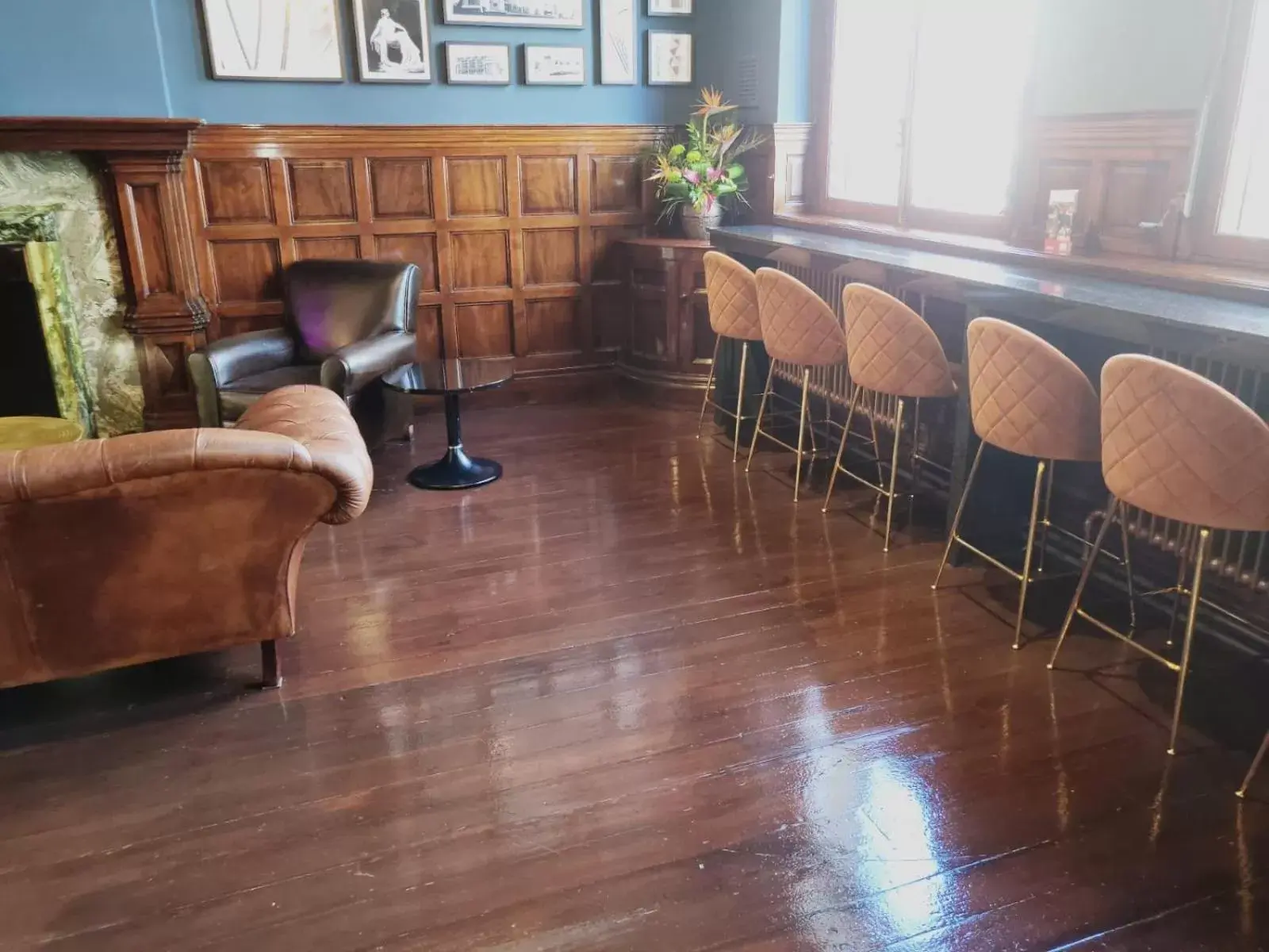 Seating Area in 62 Castle Street Hotel