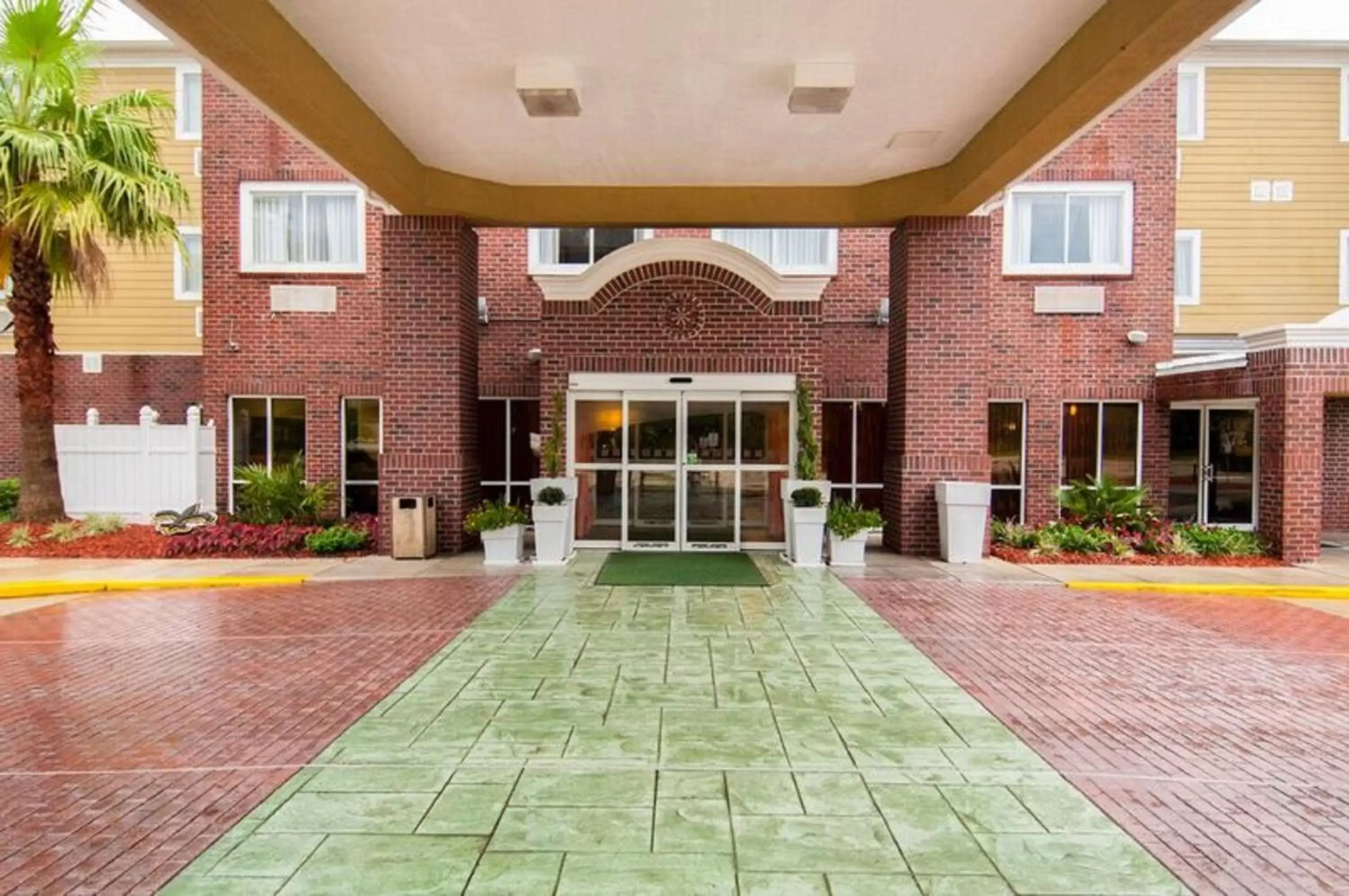 Property building in Holiday Inn Hotel & Suites Slidell, an IHG Hotel