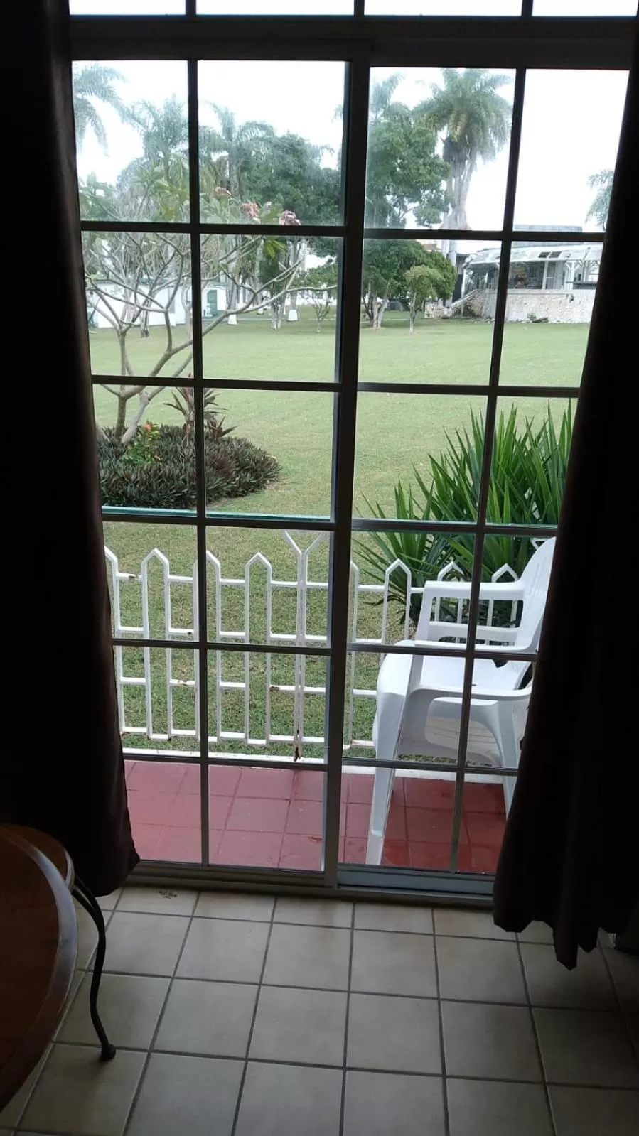 Sea view in Seacastles by the beach/pool