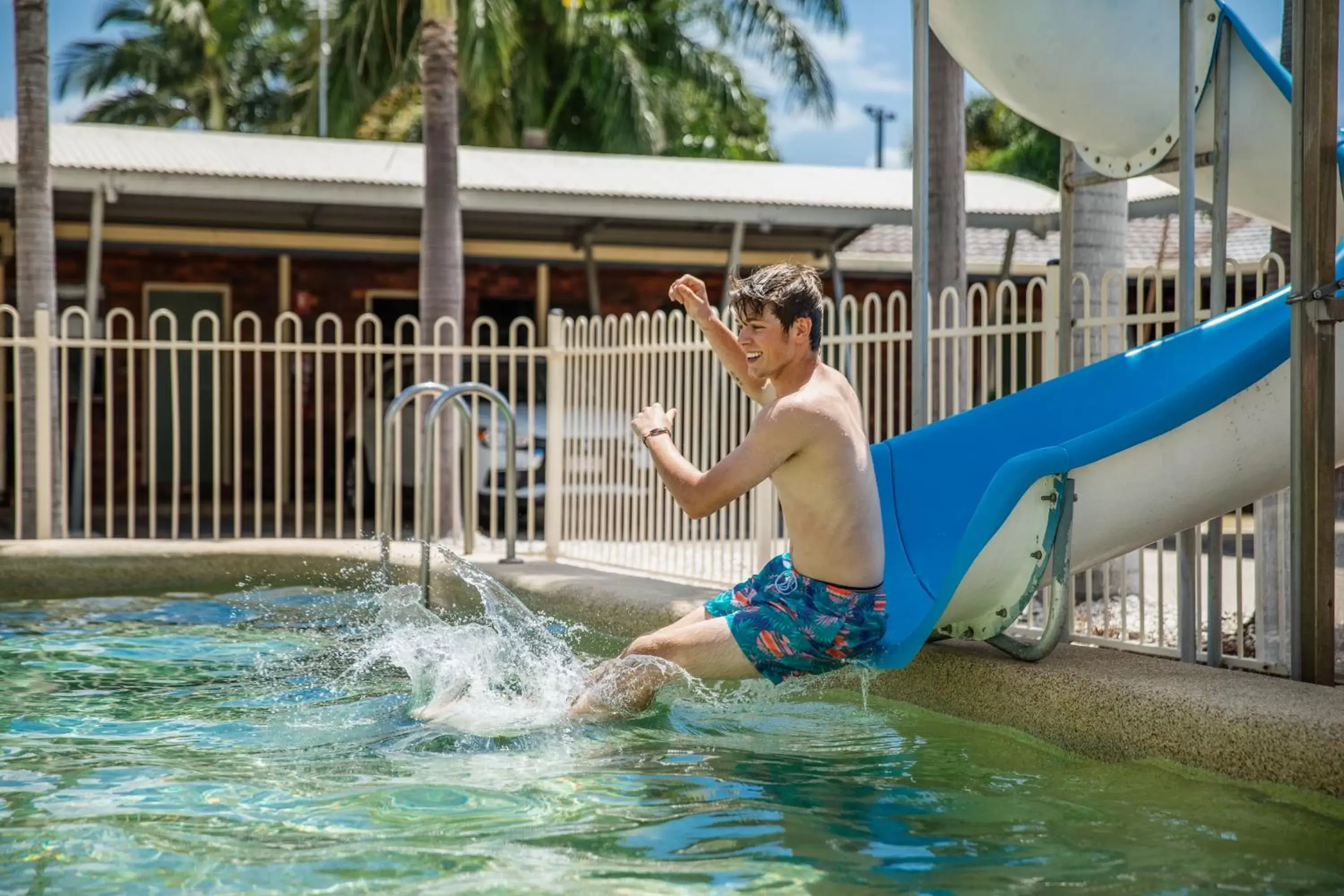 Swimming Pool in Billabong Lodge Motel