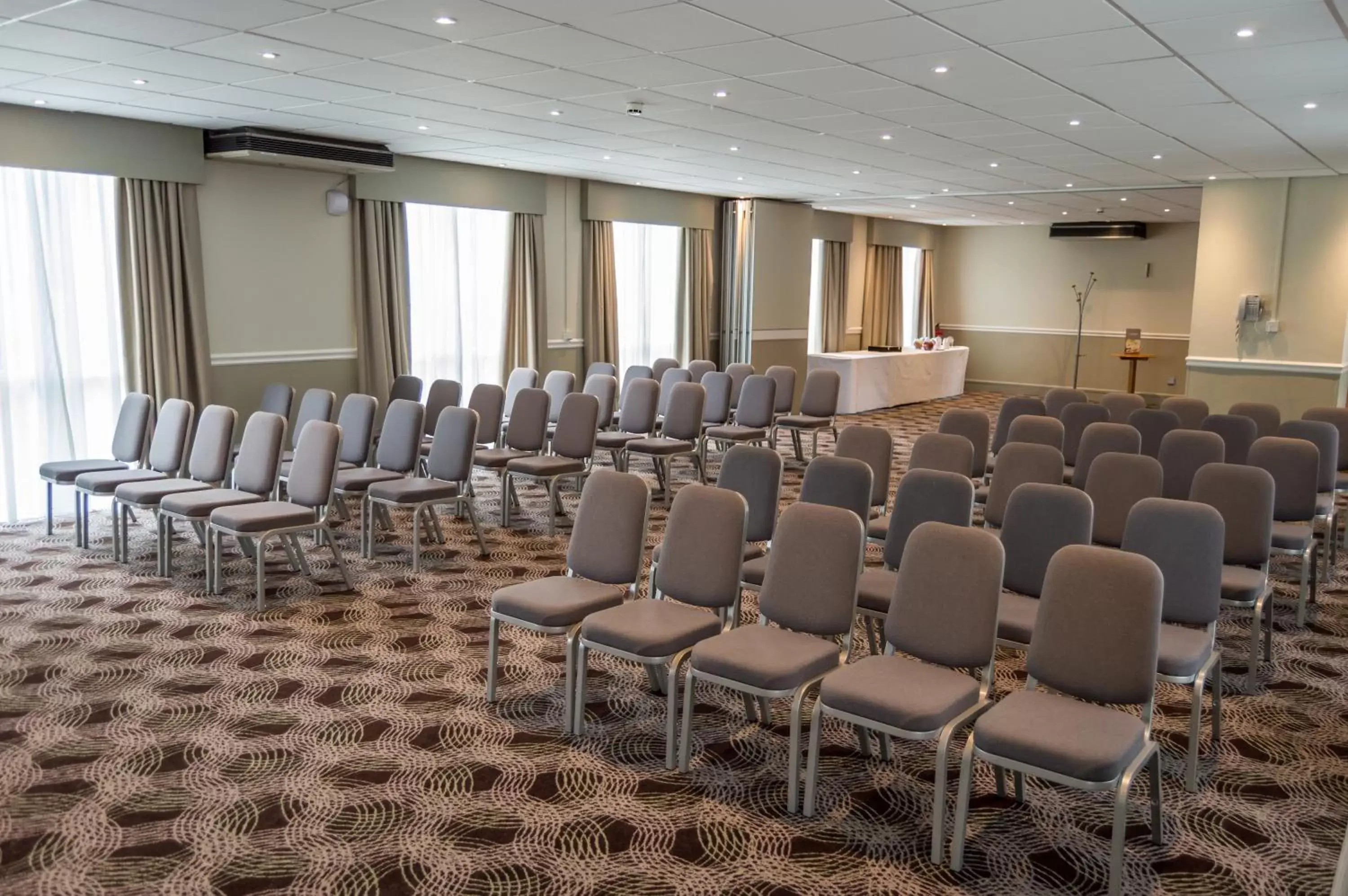 Meeting/conference room in Holiday Inn Leeds Garforth, an IHG Hotel