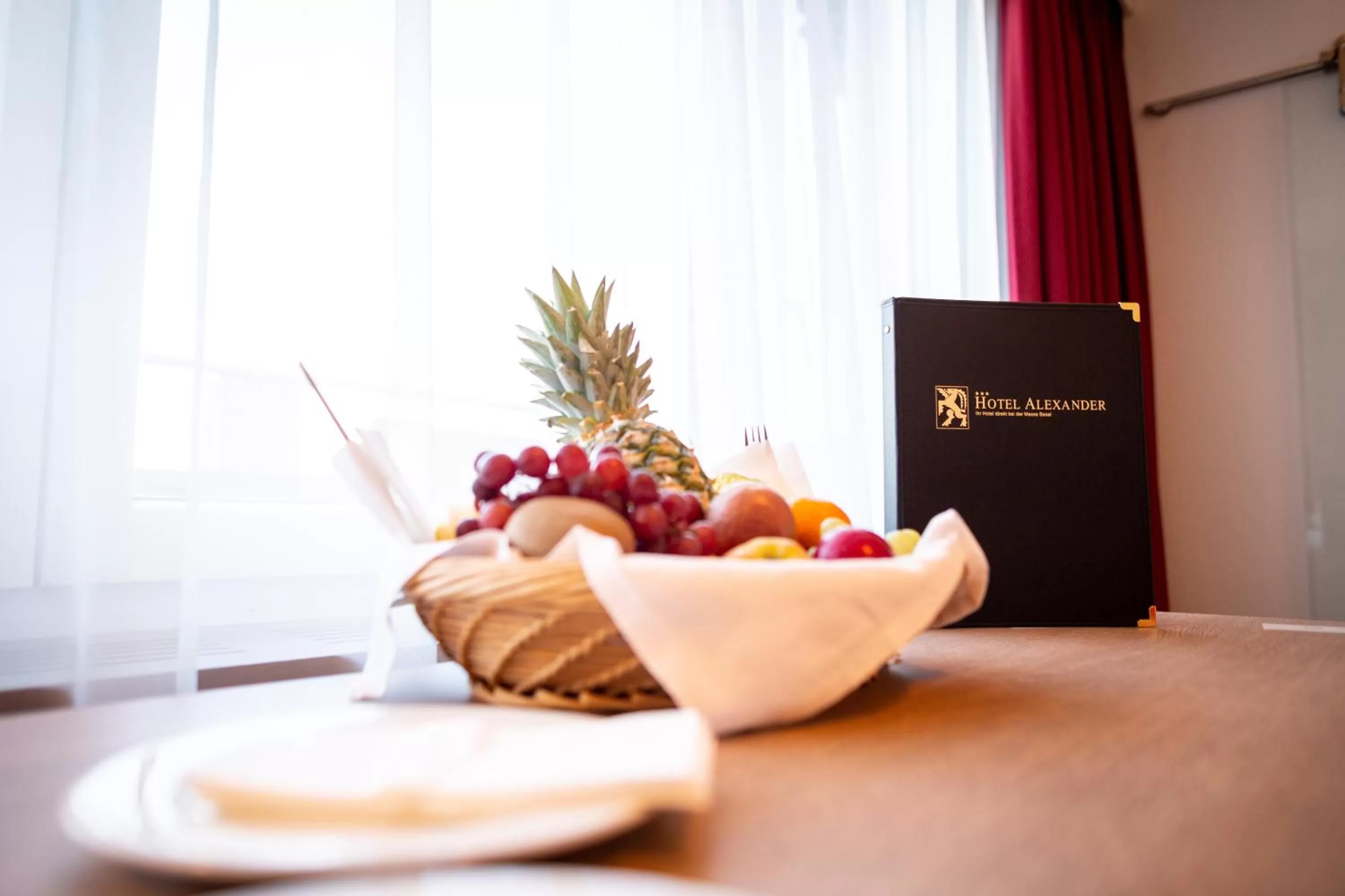 Food and drinks in Hotel Alexander