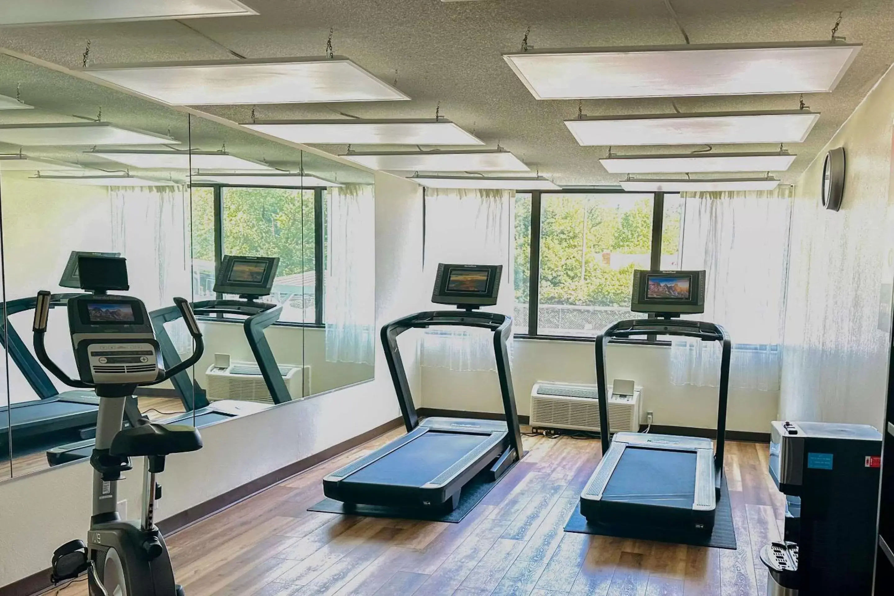 Fitness centre/facilities, Fitness Center/Facilities in Clarion Hotel Conference Center