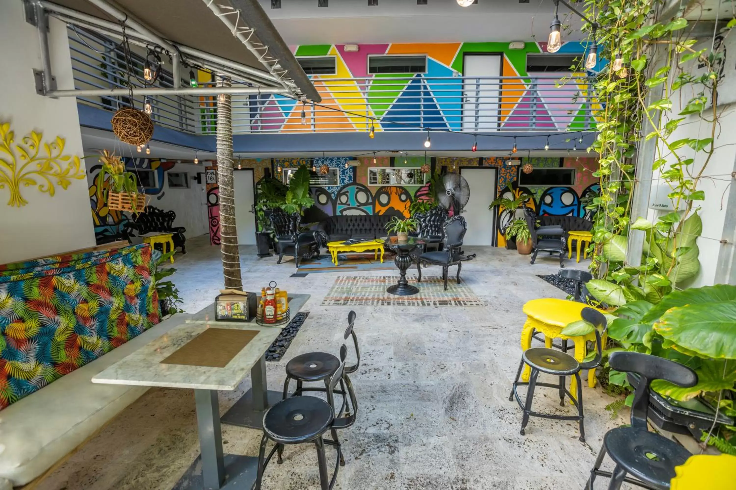 Restaurant/places to eat in Riviera Suites Restaurant/places to eat in Riviera Suites