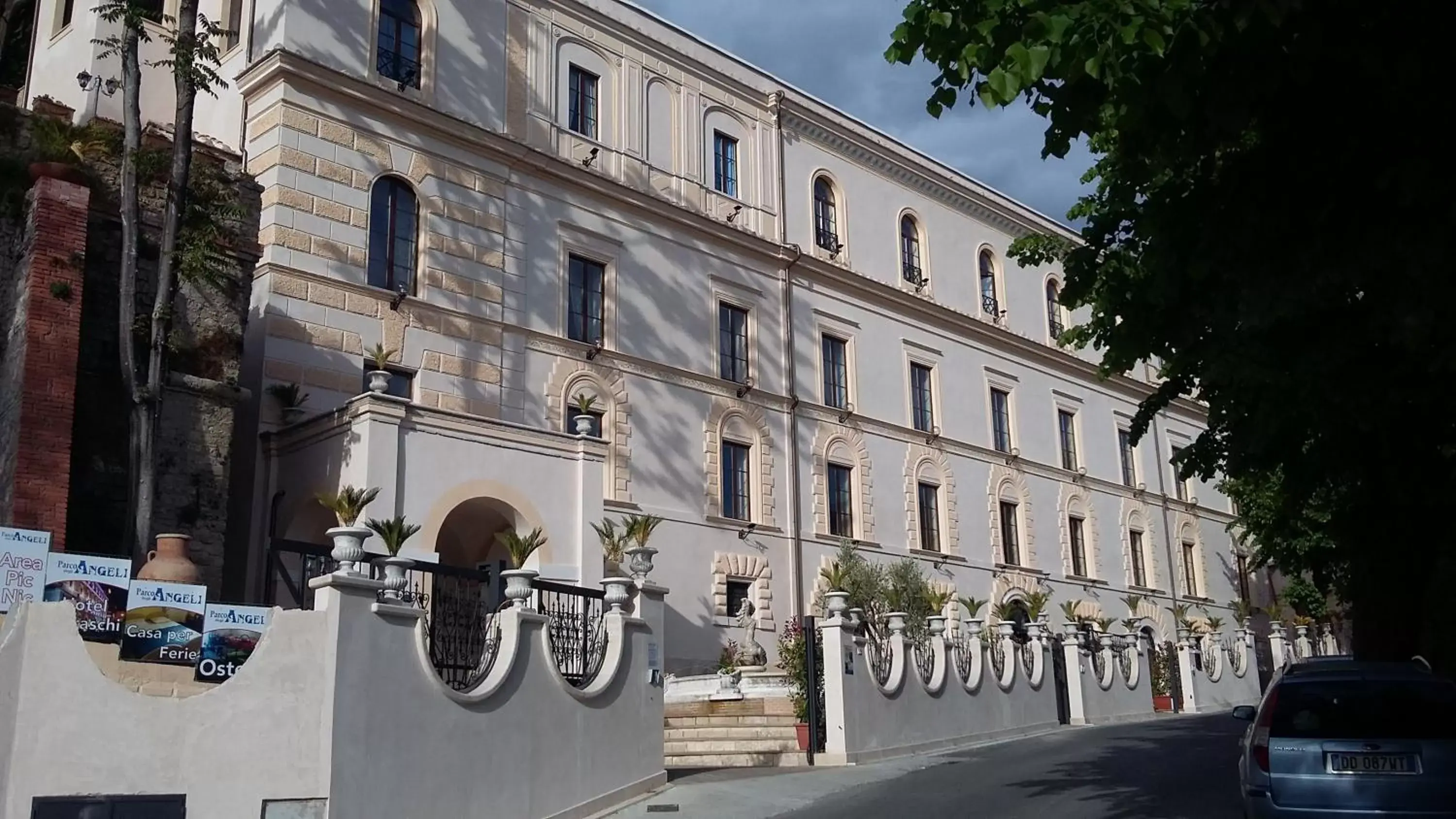 Facade/entrance, Property Building in Palazzo Moraschi Subiaco