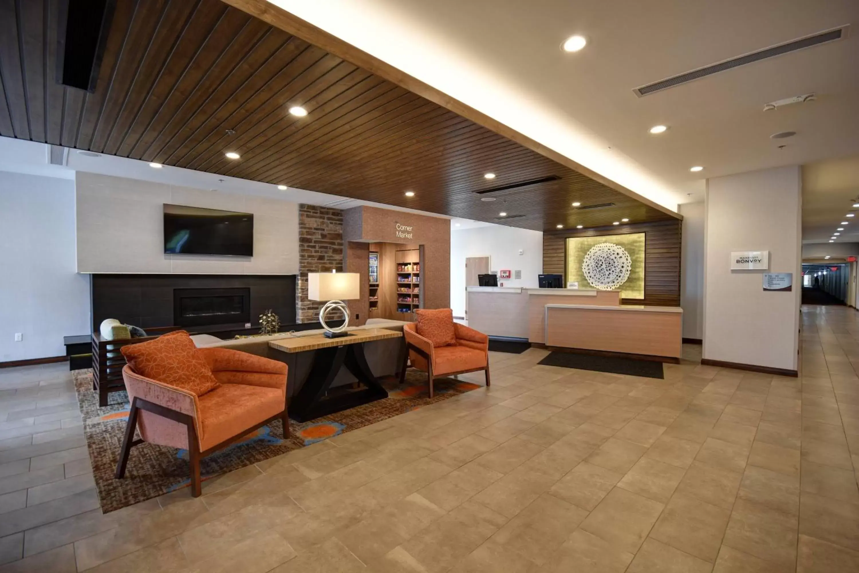 Lobby or reception, Seating Area in Fairfield Inn & Suites by Marriott Milwaukee North