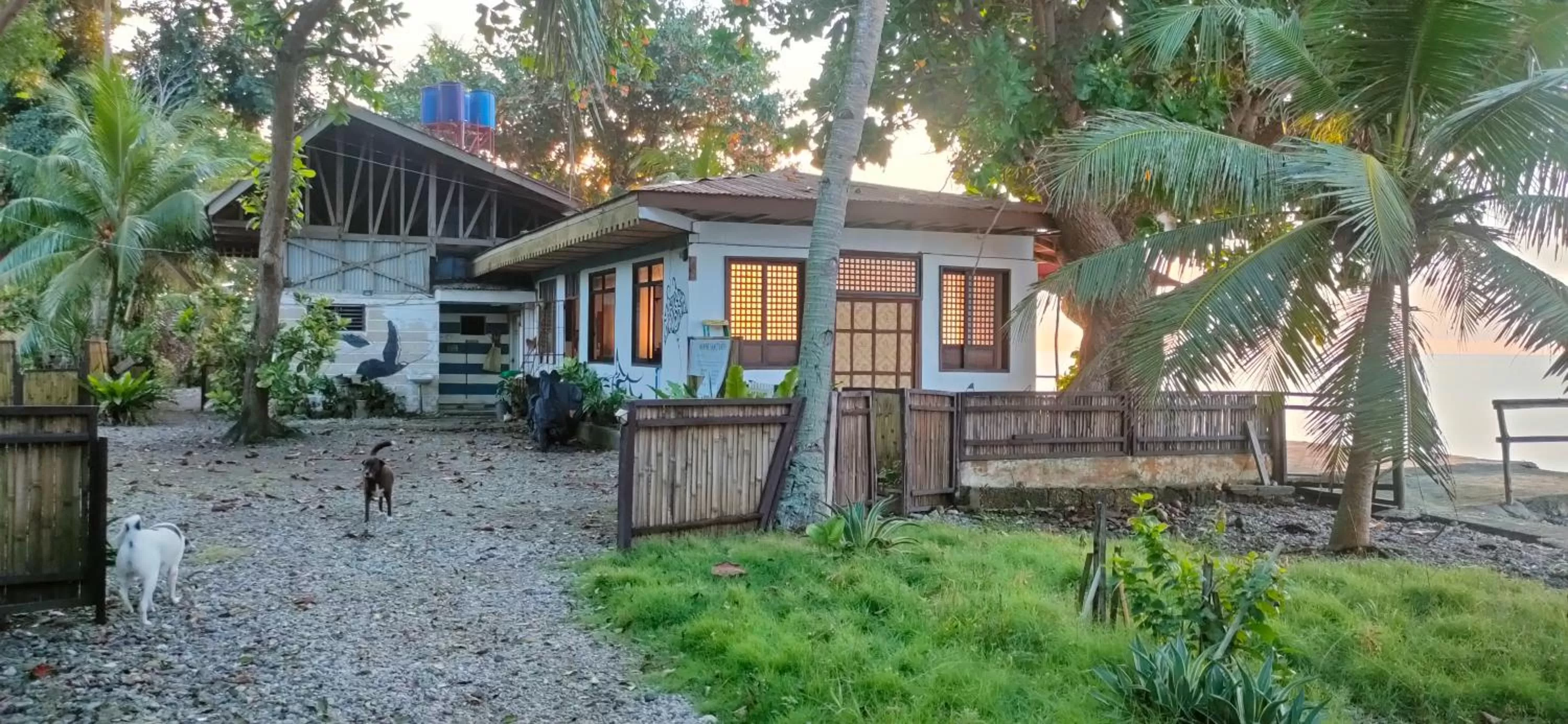 Property building in Paseo Del Mar Seaside Inn