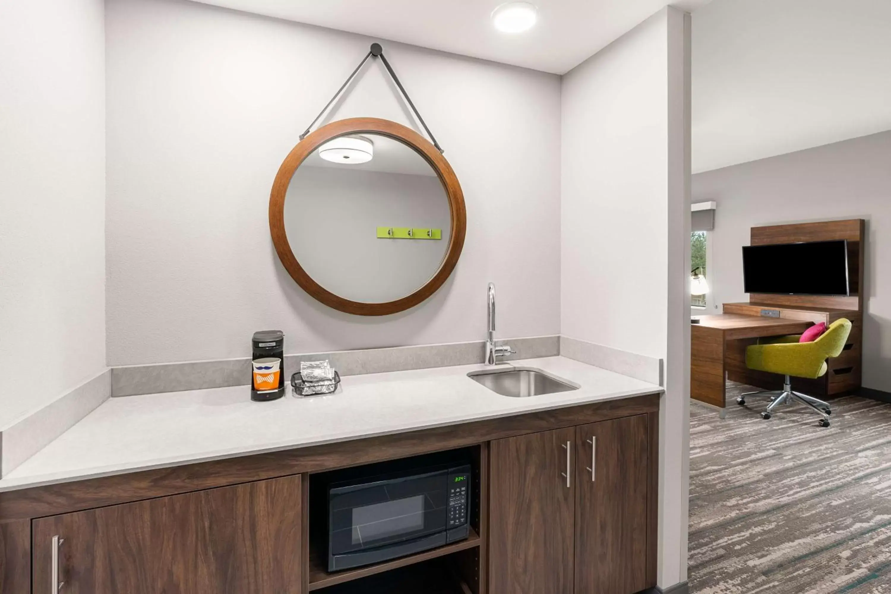 Photo of the whole room, Bathroom in Hampton Inn & Suites Tigard