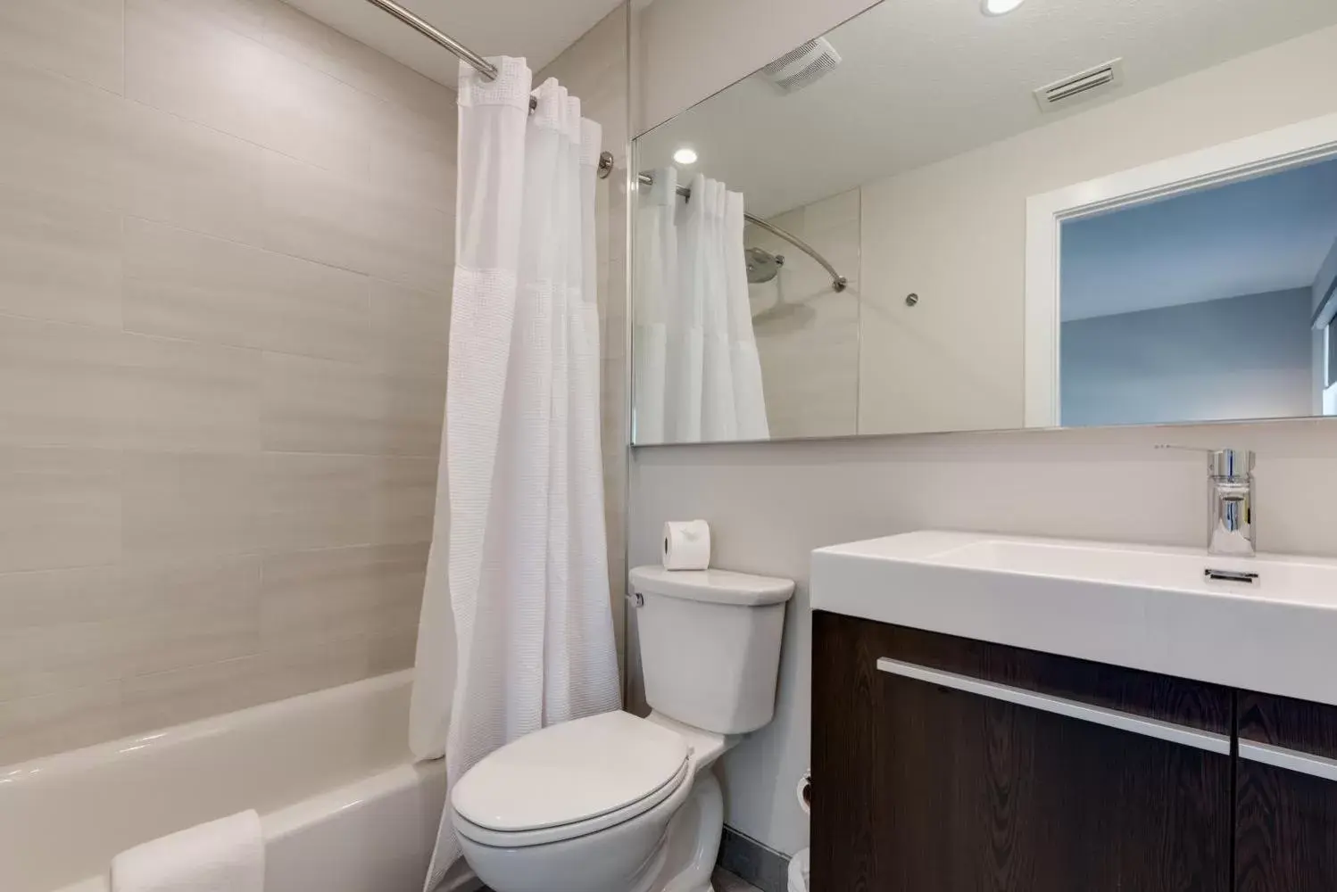 Three-Bedroom Villa in Escape Coastal Resort on Casey Key Three-Bedroom Villa in Escape Coastal Resort on Casey Key