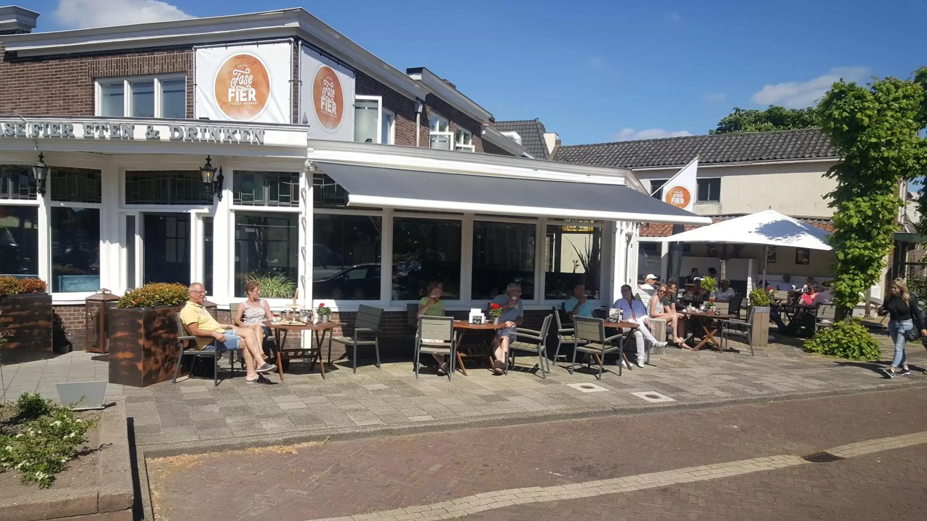 Facade/entrance, Restaurant/Places to Eat in Hotel Fase Fier Eten en Drinken