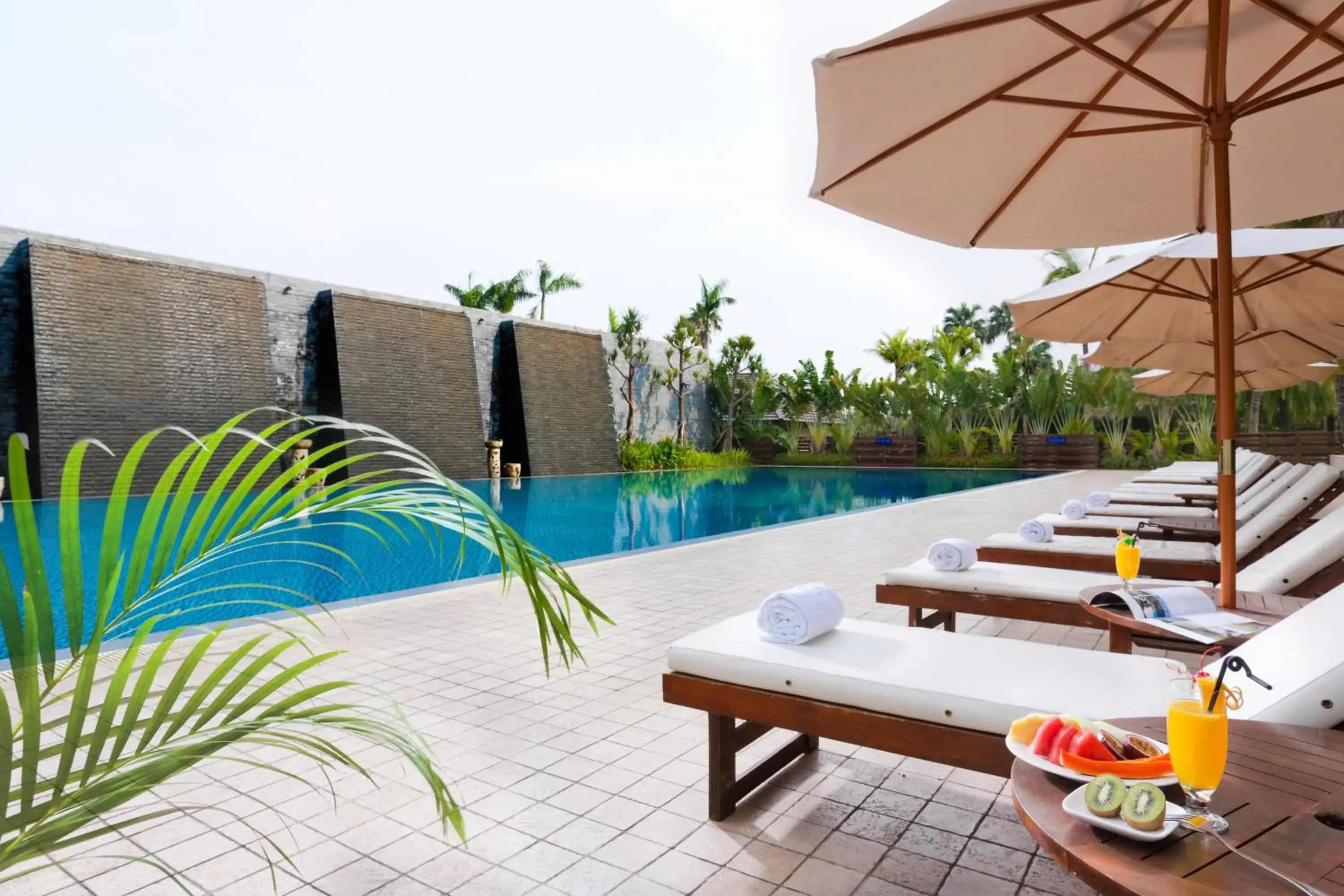 Pool view, Swimming Pool in Queena Plaza Hotel