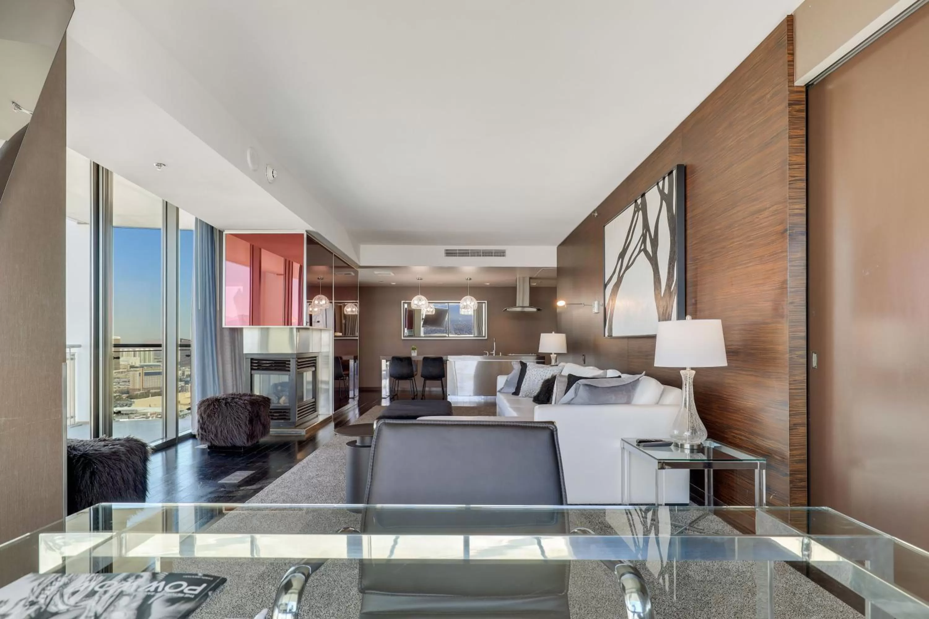 Living room in Vegas Palms HIGH 52nd fl. 1BDR corner penthouse 1220sqft