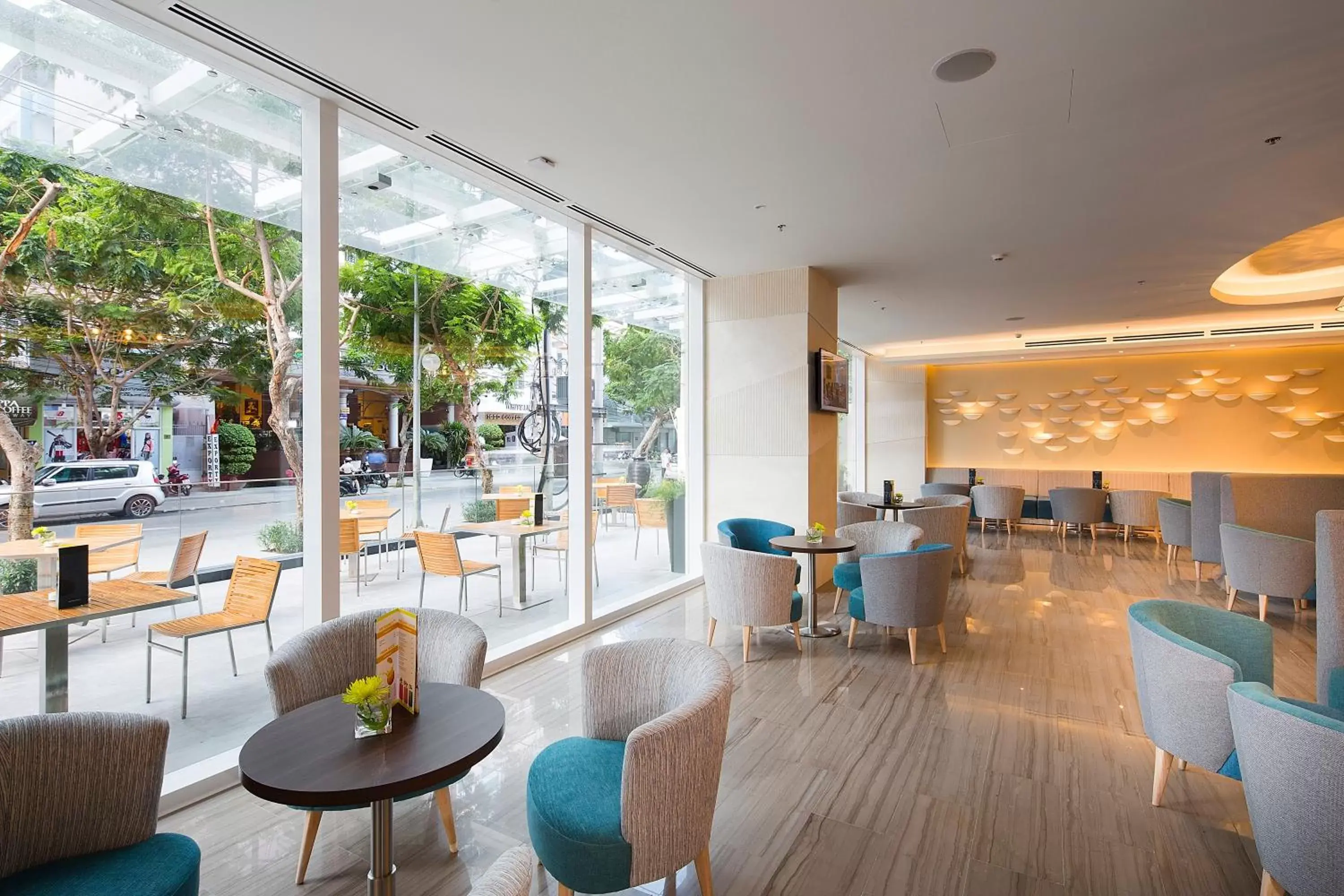 Lounge or bar in Liberty Central Nha Trang Hotel