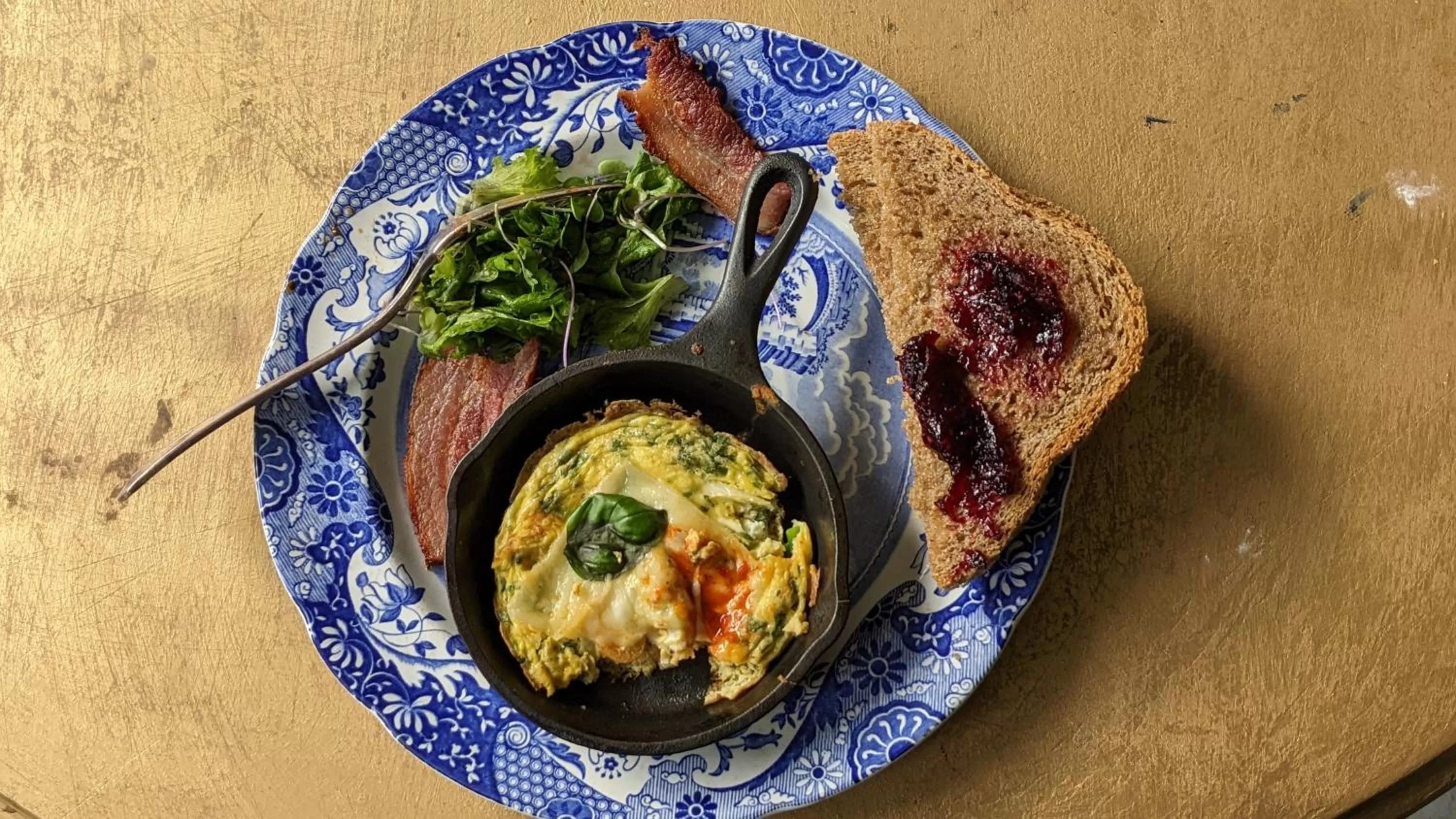 Breakfast in The Captain's House heritage bed & breakfast