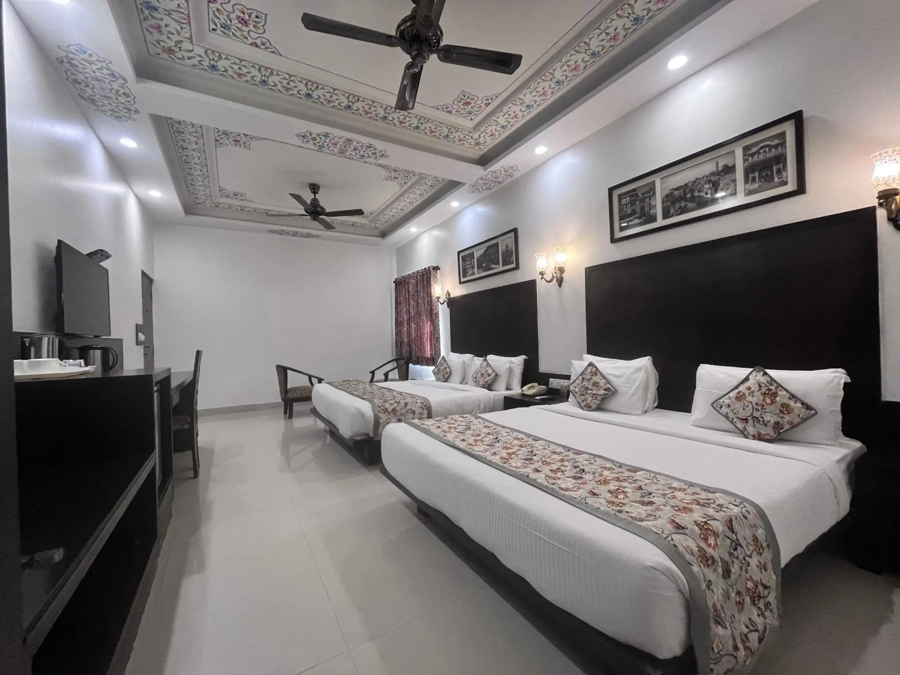 Bedroom, Bed in Ratnawali – A Vegetarian Heritage Hotel Bedroom, Bed in Ratnawali – A Vegetarian Heritage Hotel