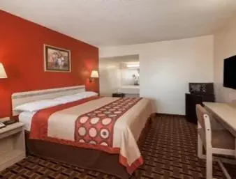 King Room - Non-Smoking in Super 8 by Wyndham Athens TX