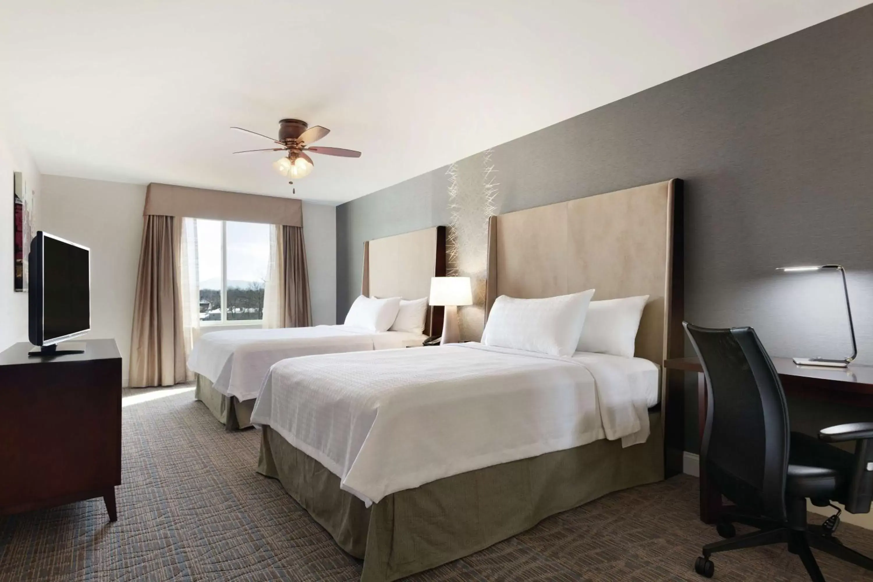 Bedroom, Bed in Homewood Suites by Hilton Burlington