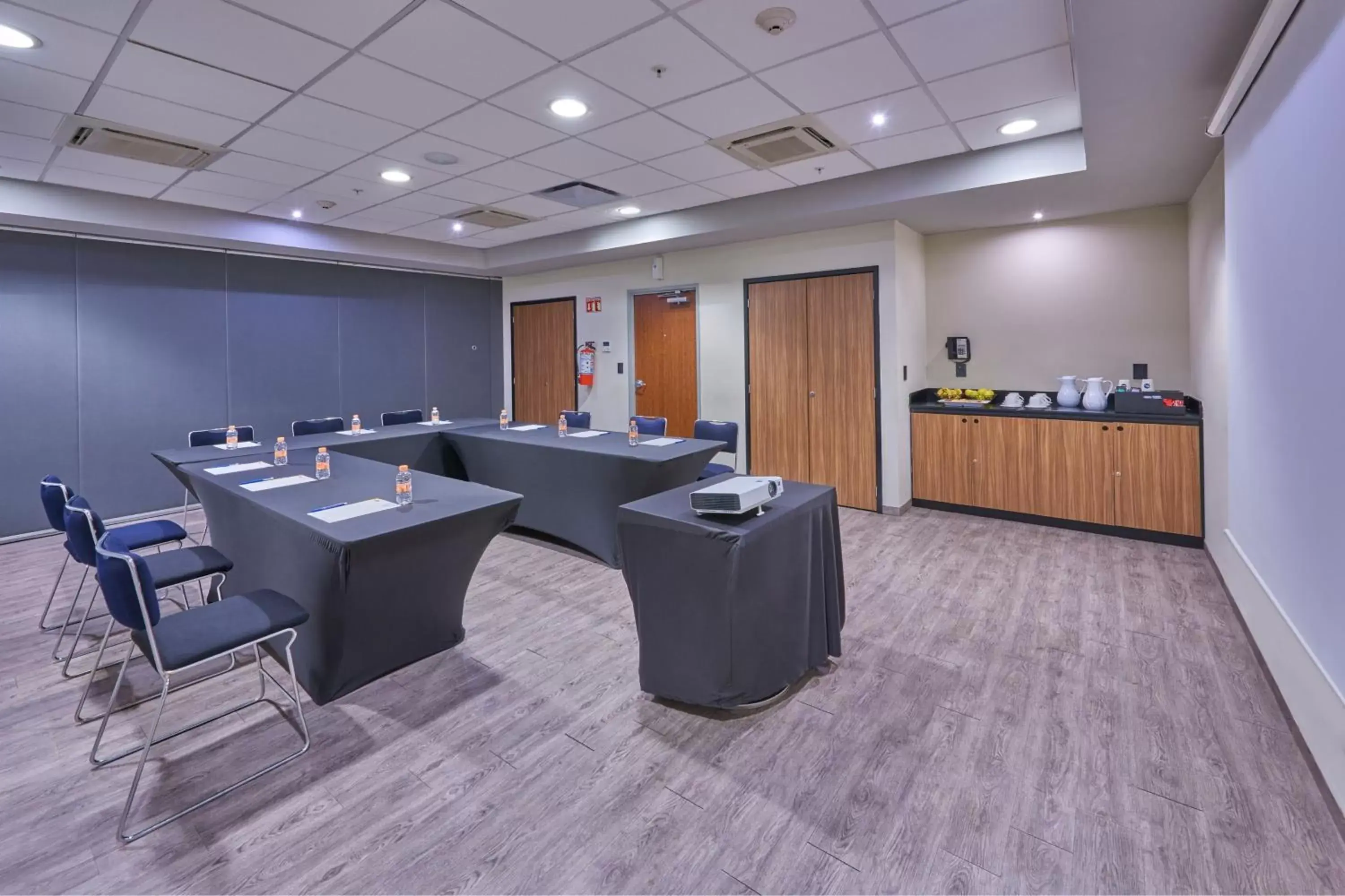 Meeting/conference room in City Express by Marriott Salamanca