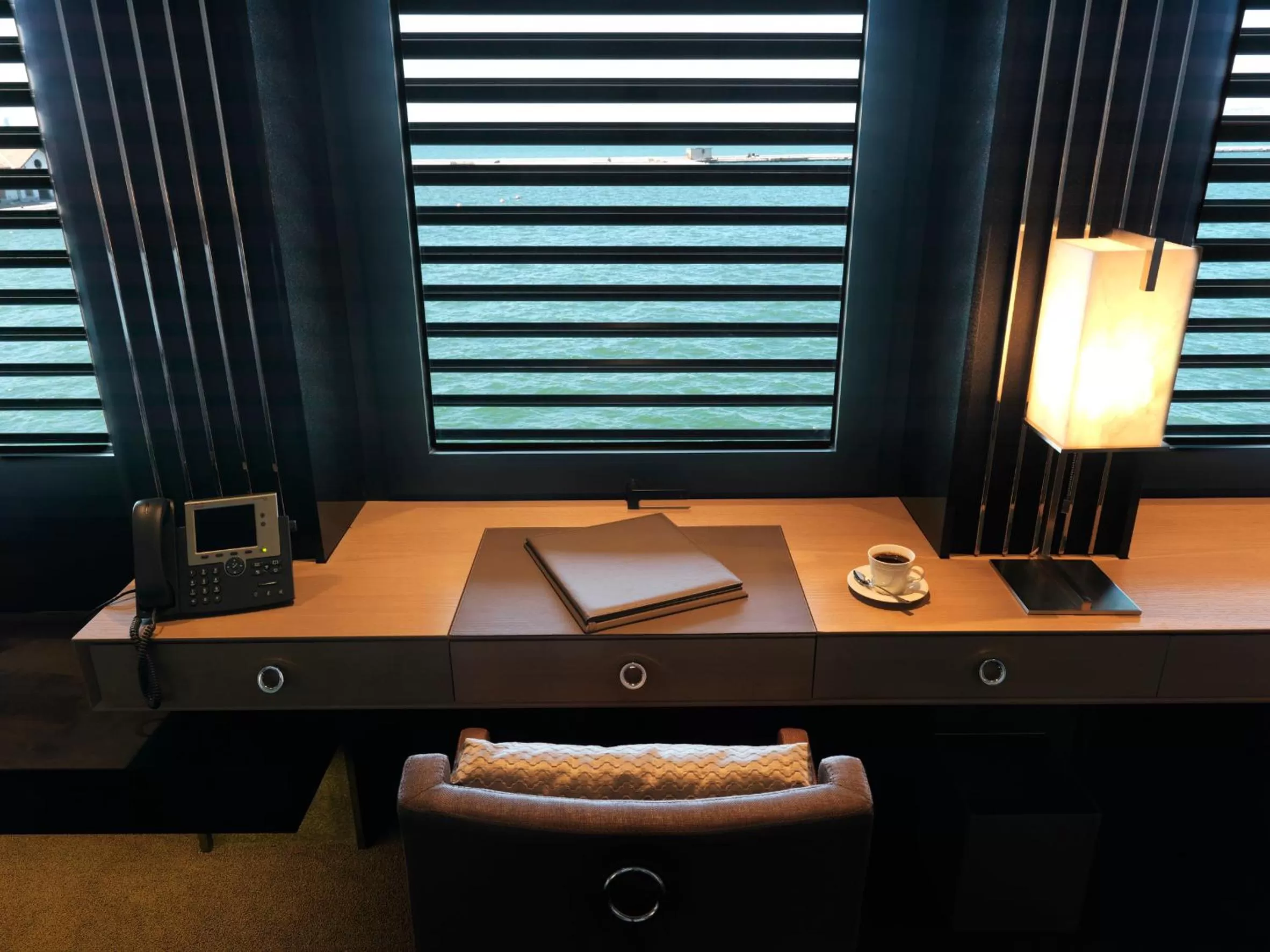 Seating area in Key Hotel