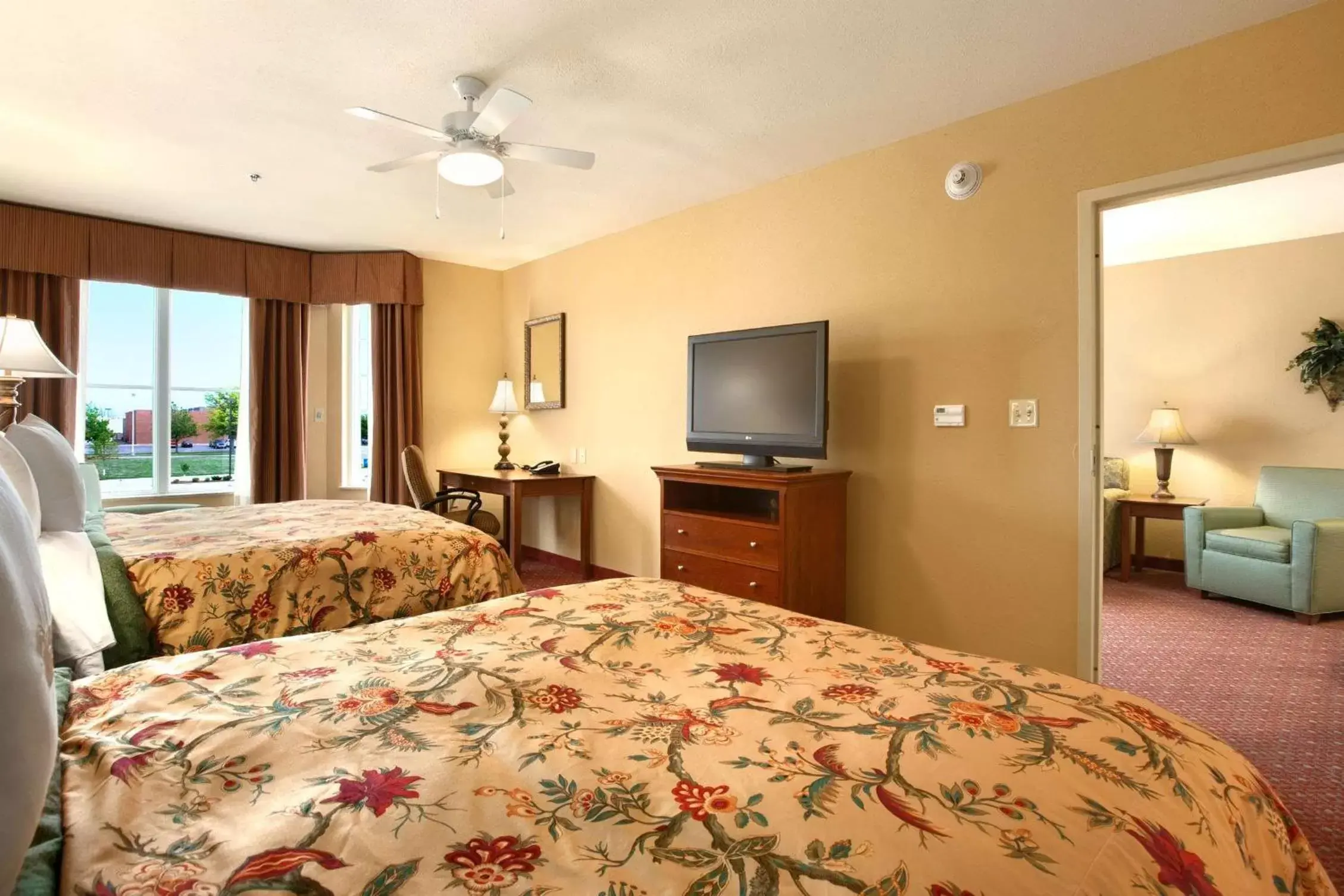 Bedroom, Bed in Homewood Suites by Hilton Decatur-Forsyth