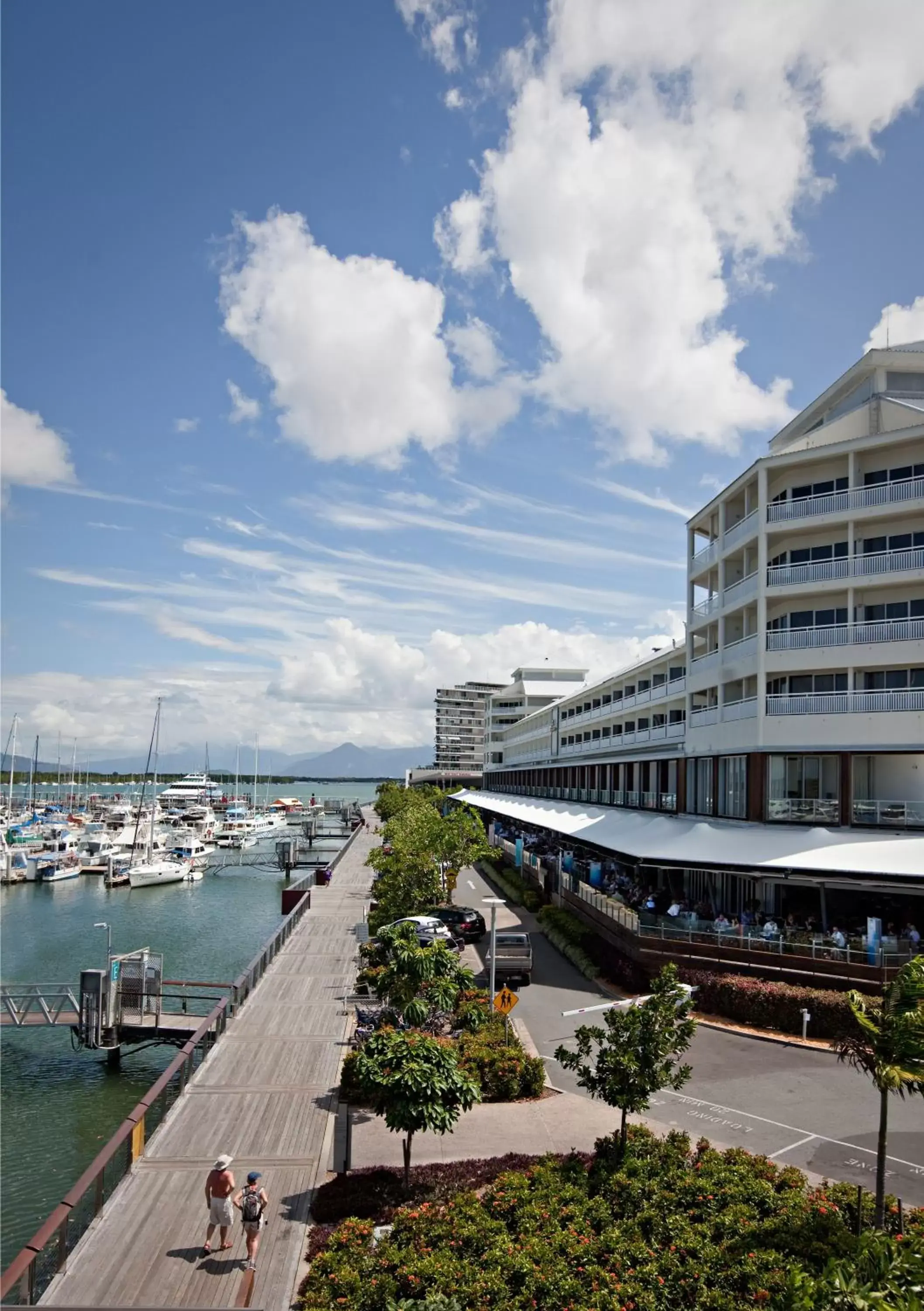 Facade/entrance in Shangri-La The Marina, Cairns