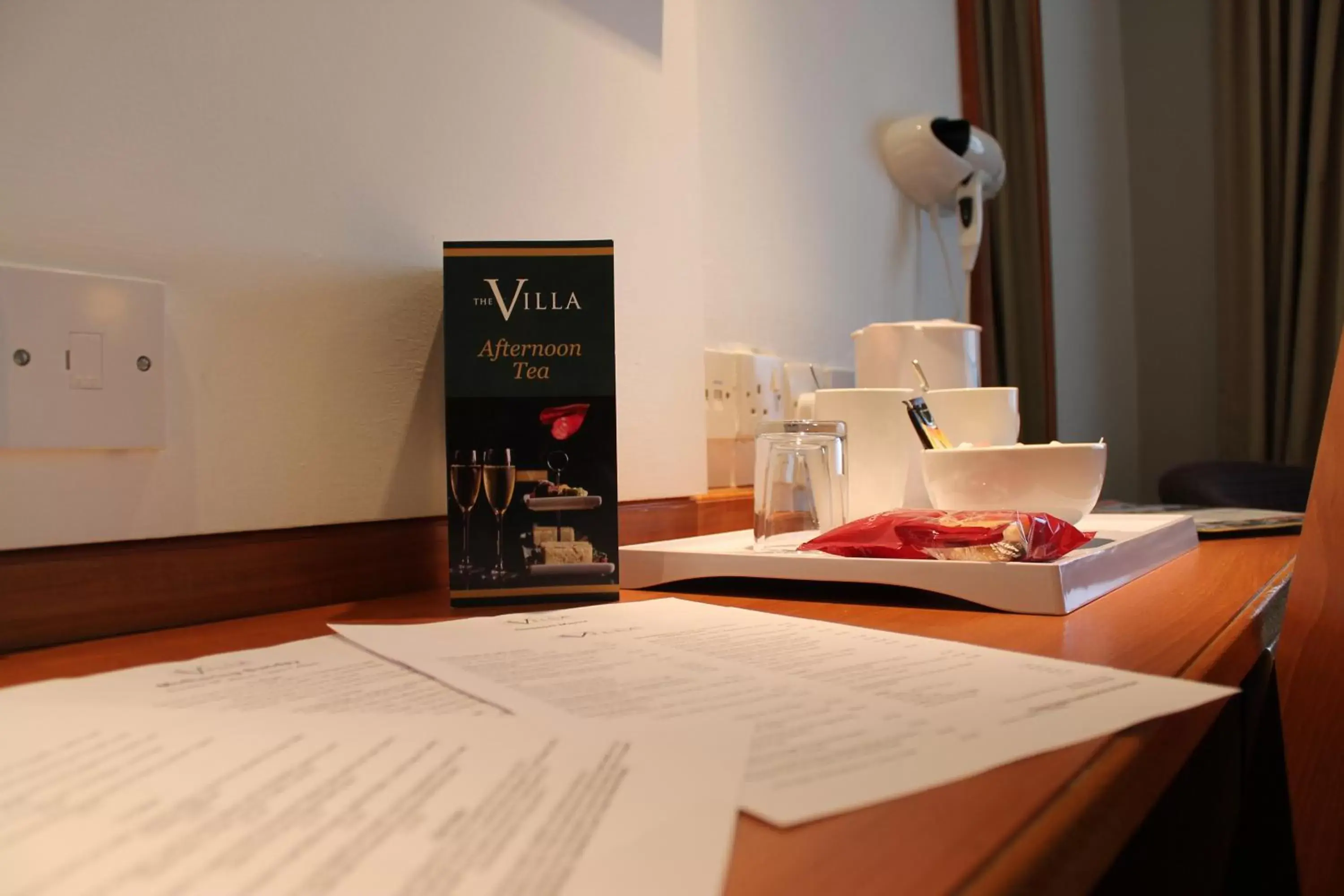 Coffee/tea facilities in The Villa Express