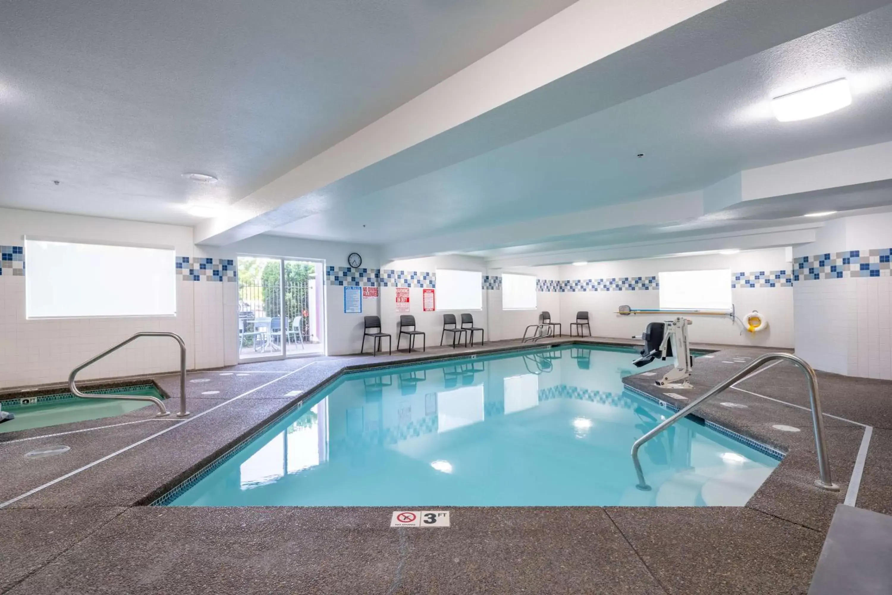 Pool view, Swimming Pool in Best Western Lake Oswego Hotel & Suites