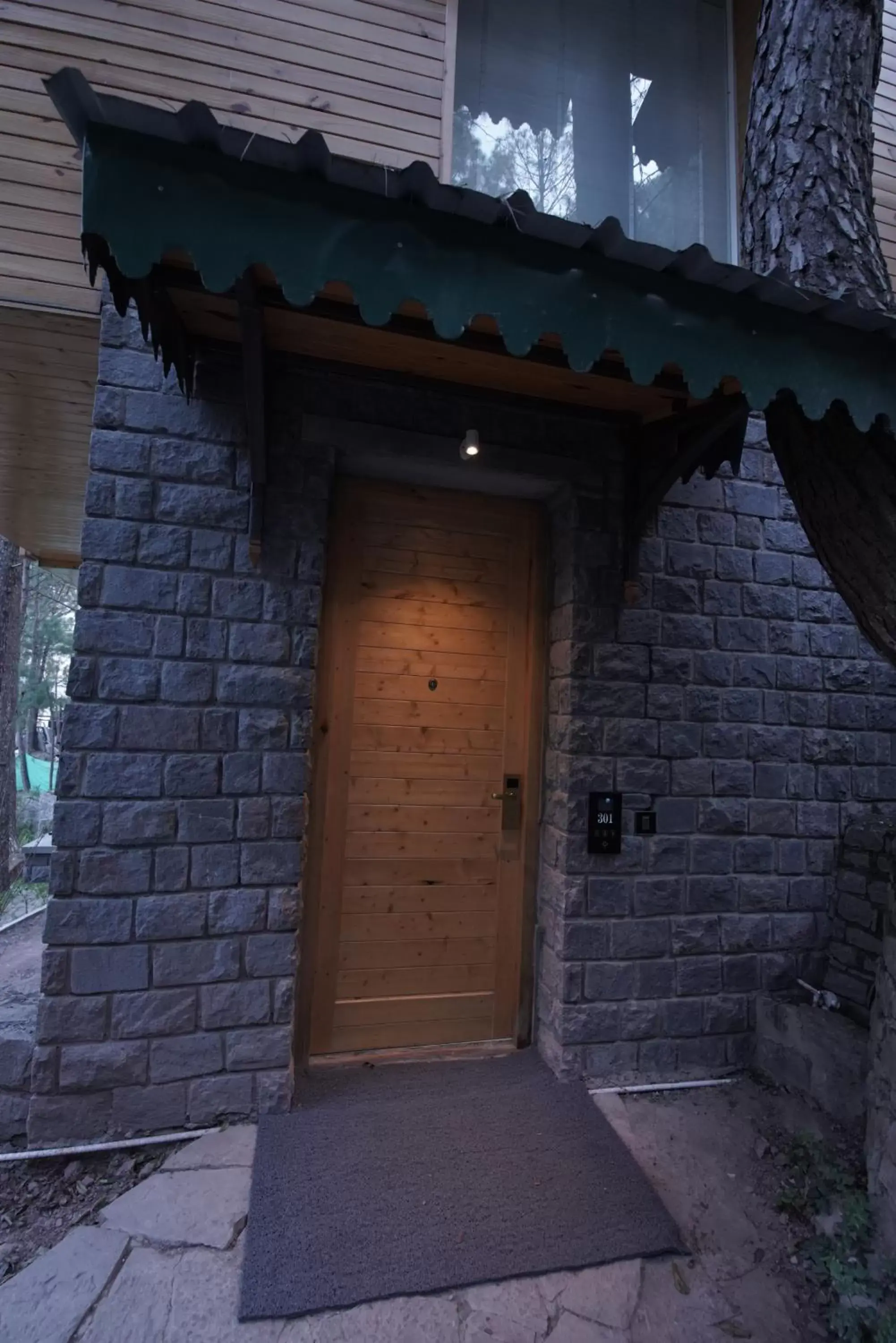 Facade/entrance in Kasauli Hills Resort