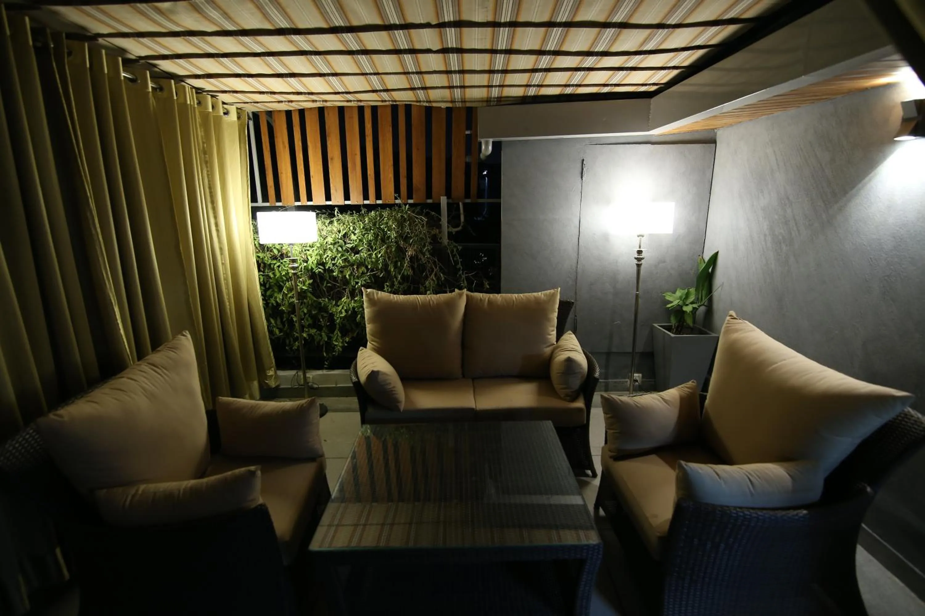 Evening entertainment in Hotel City Heart Premium